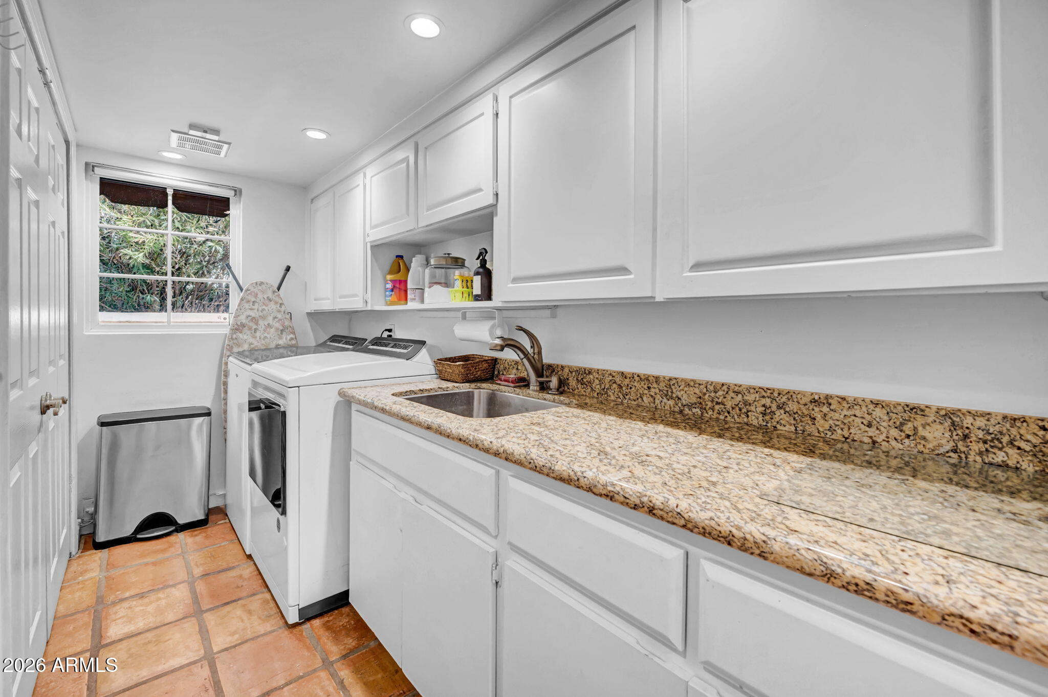 2102 ENCANTO Drive SW
