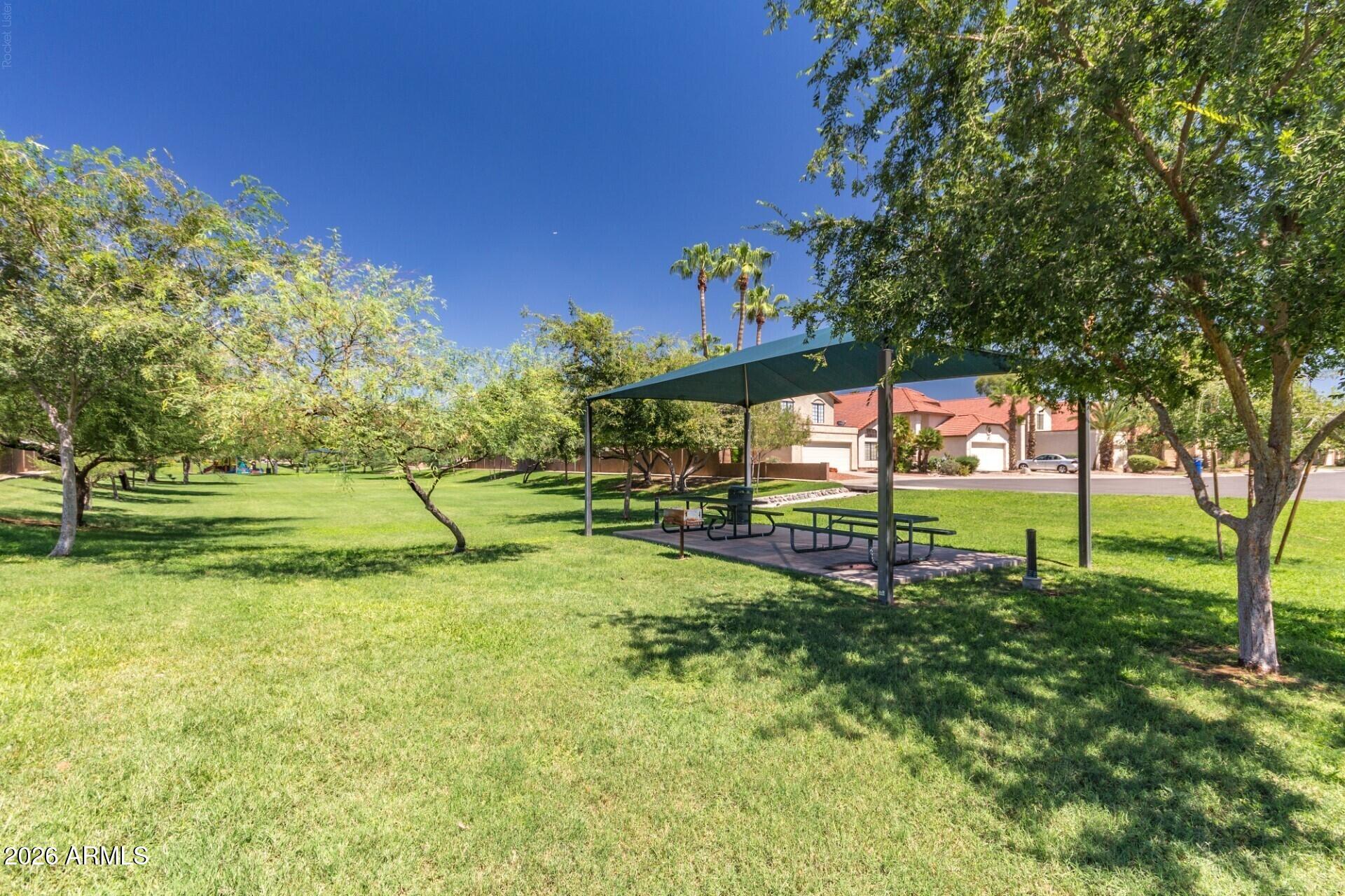 857 E MANOR Drive