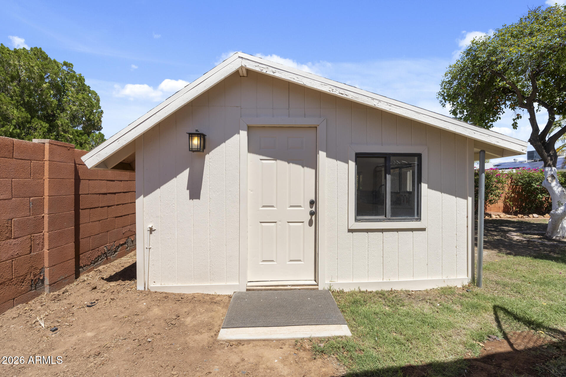 1546 E FLOWER Circle