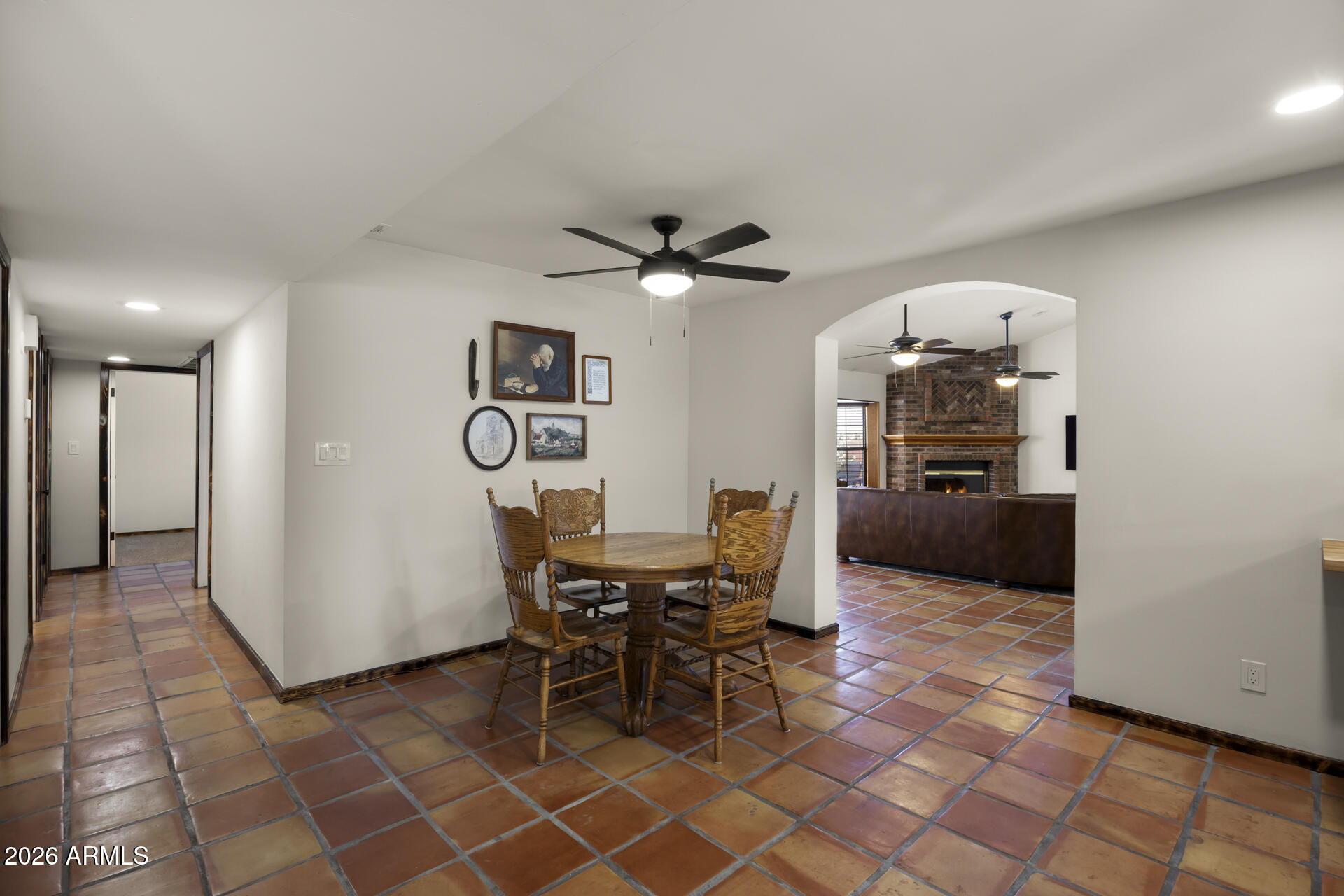 1546 E FLOWER Circle