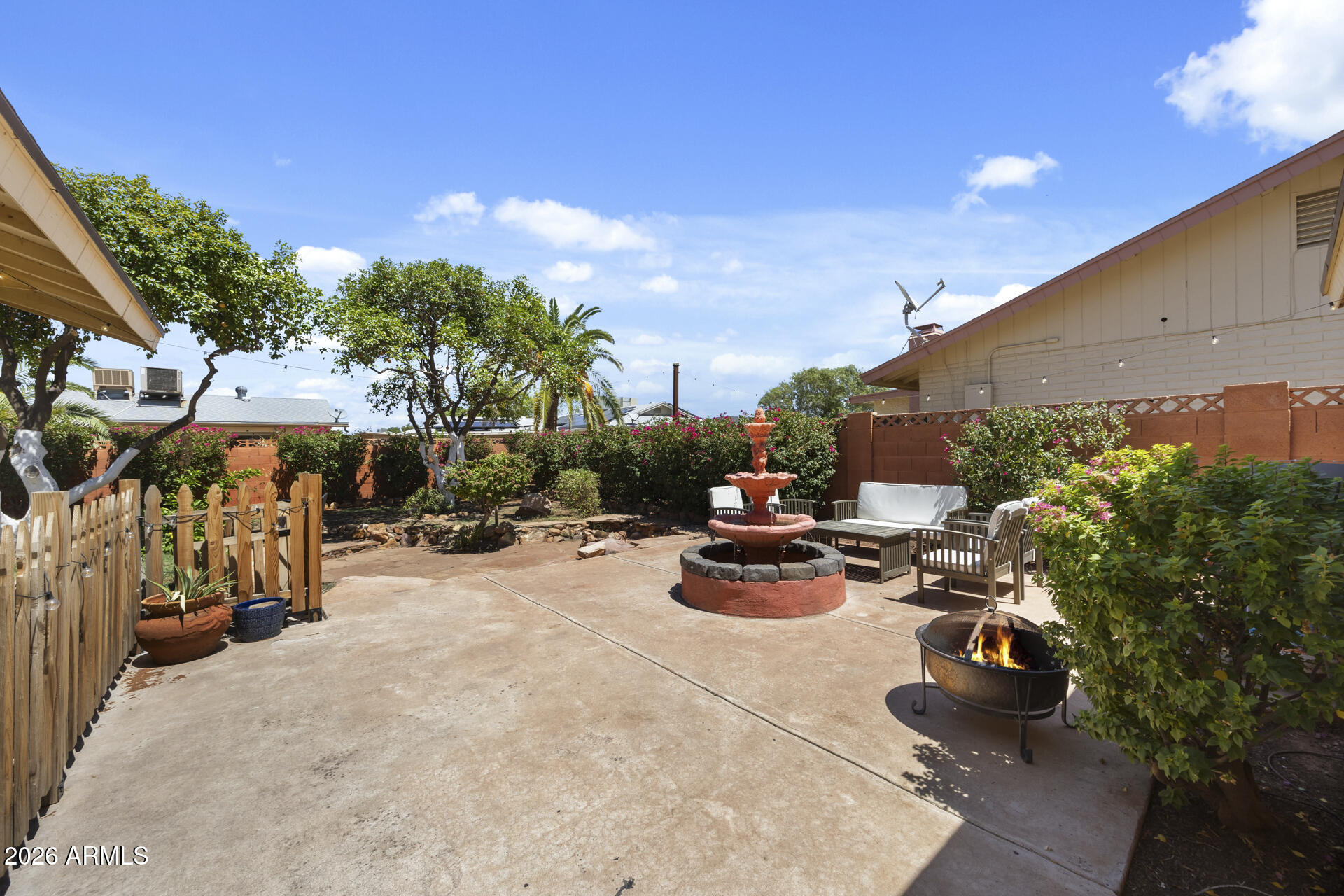 1546 E FLOWER Circle