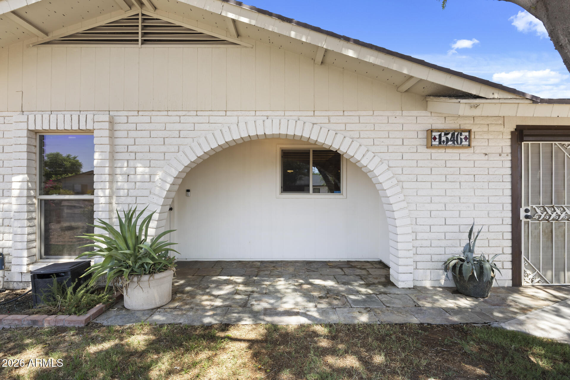 1546 E FLOWER Circle