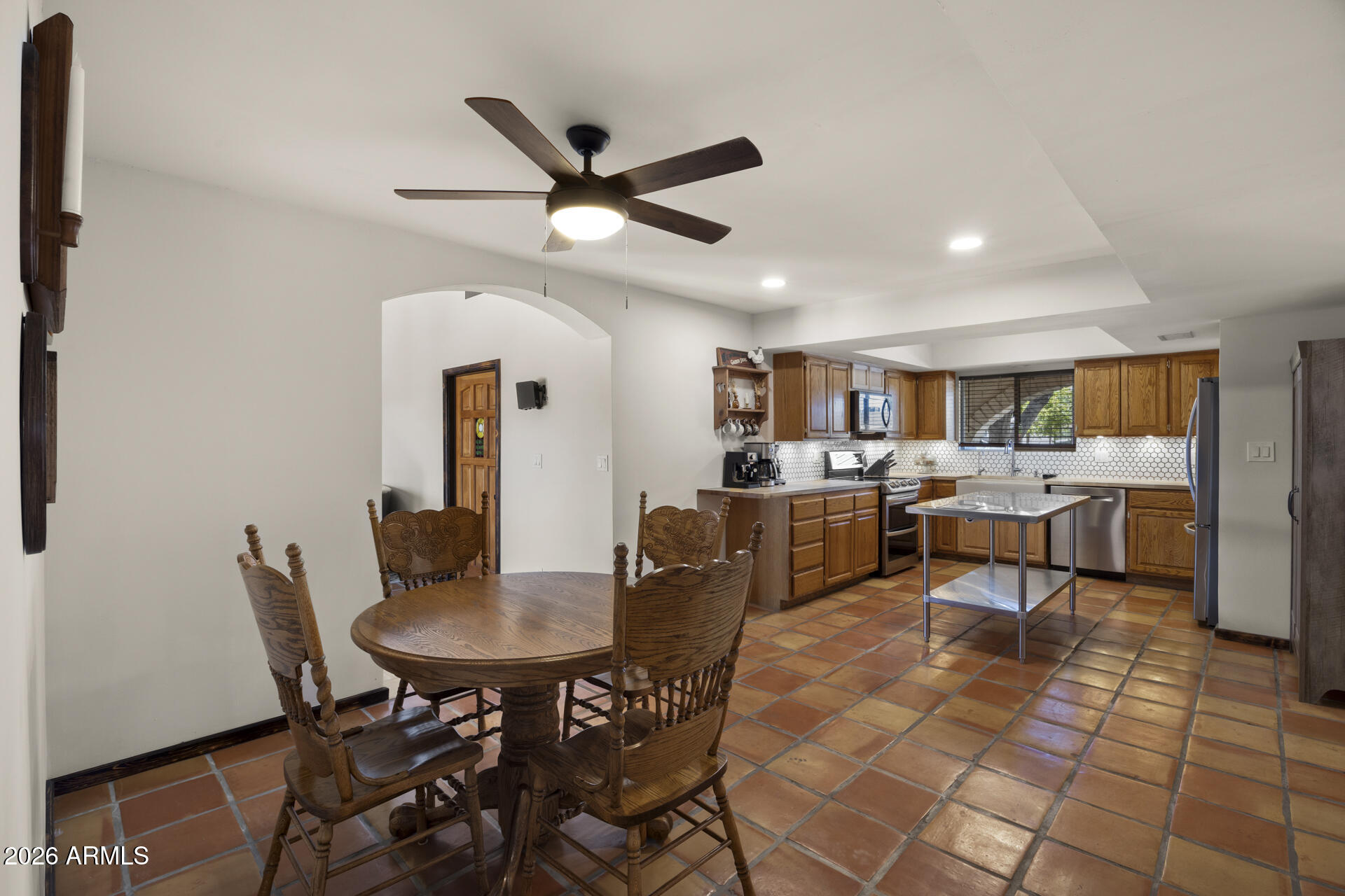 1546 E FLOWER Circle
