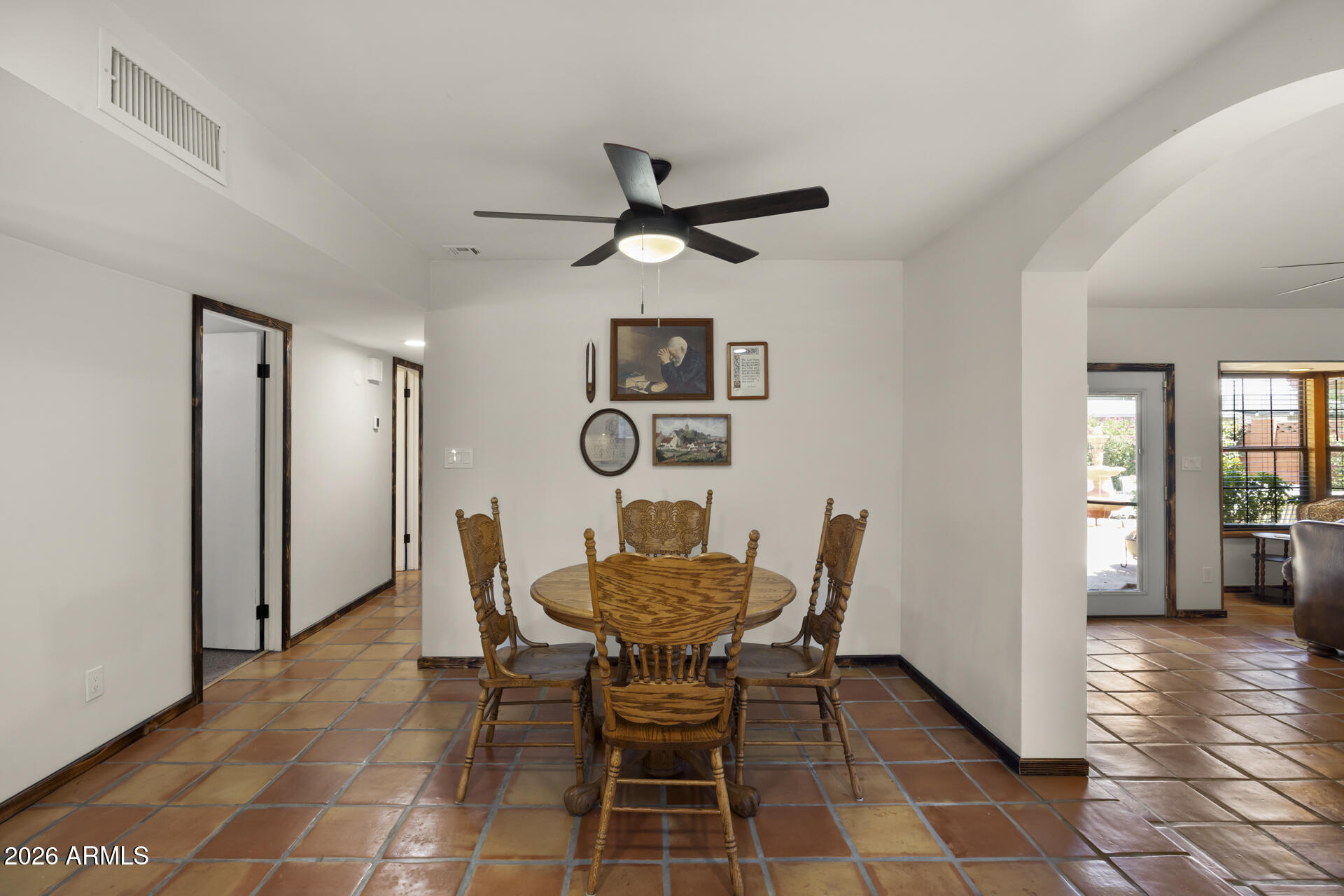 1546 E FLOWER Circle