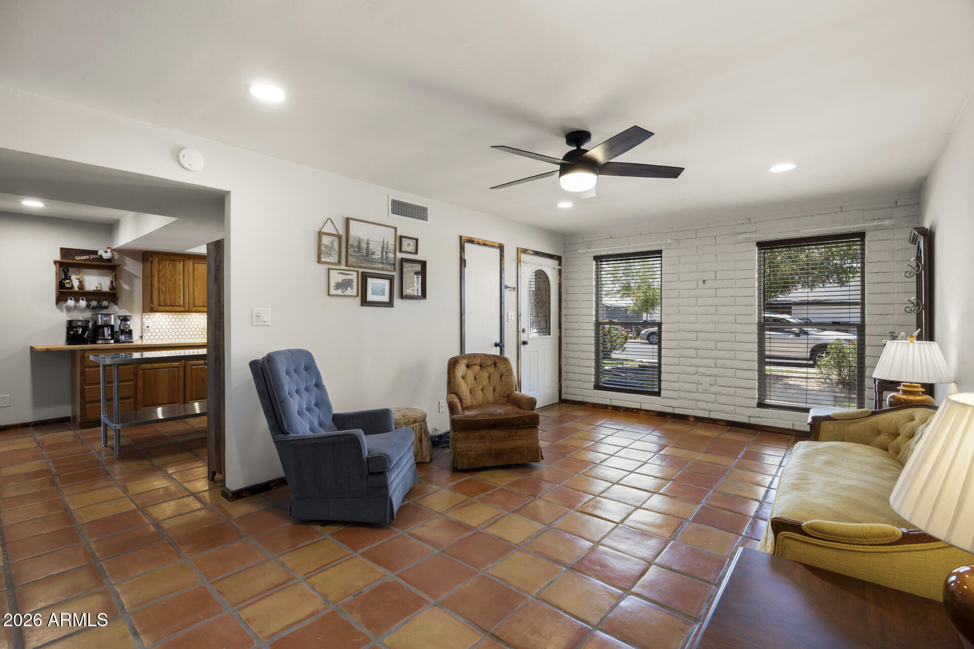 1546 E FLOWER Circle