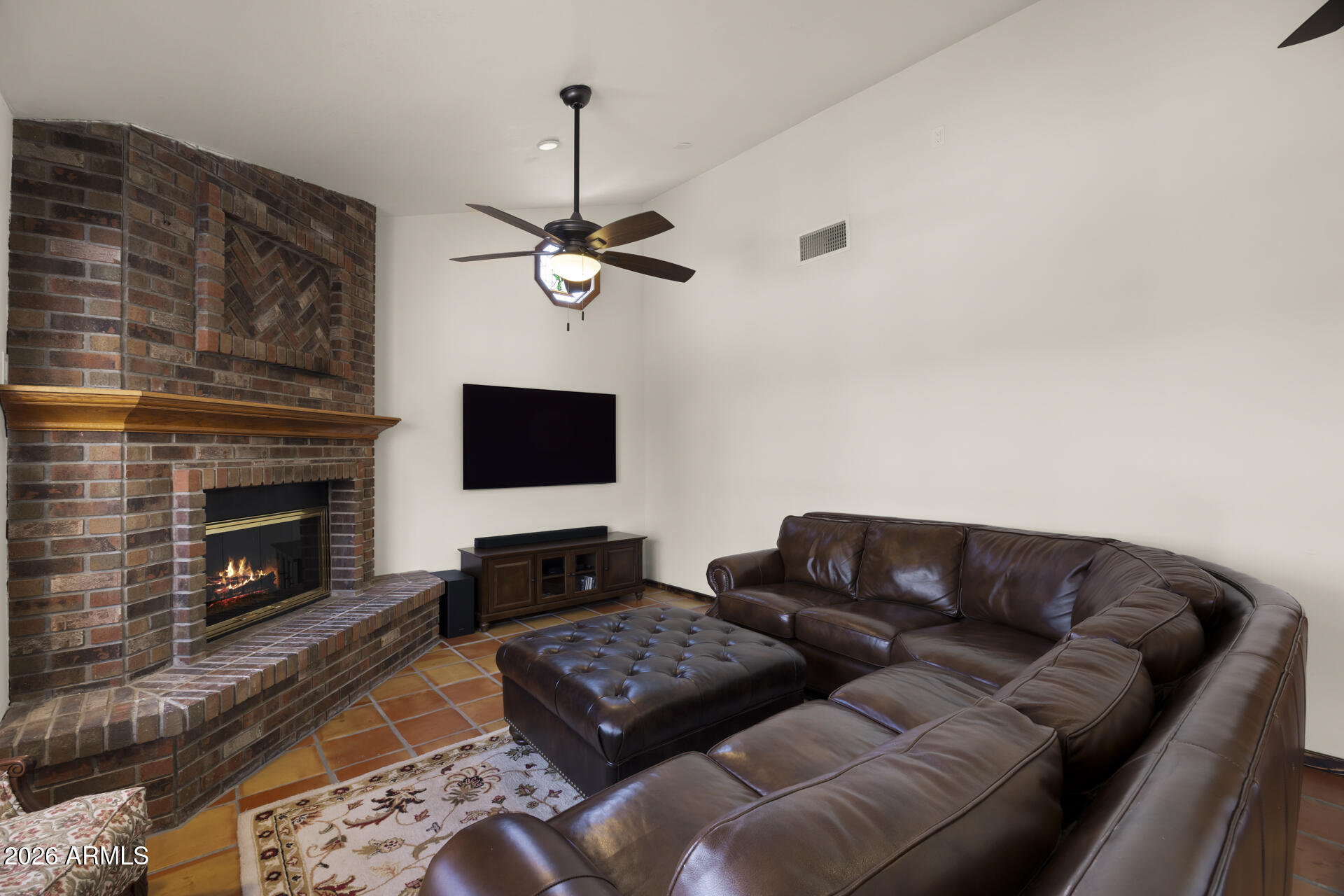 1546 E FLOWER Circle