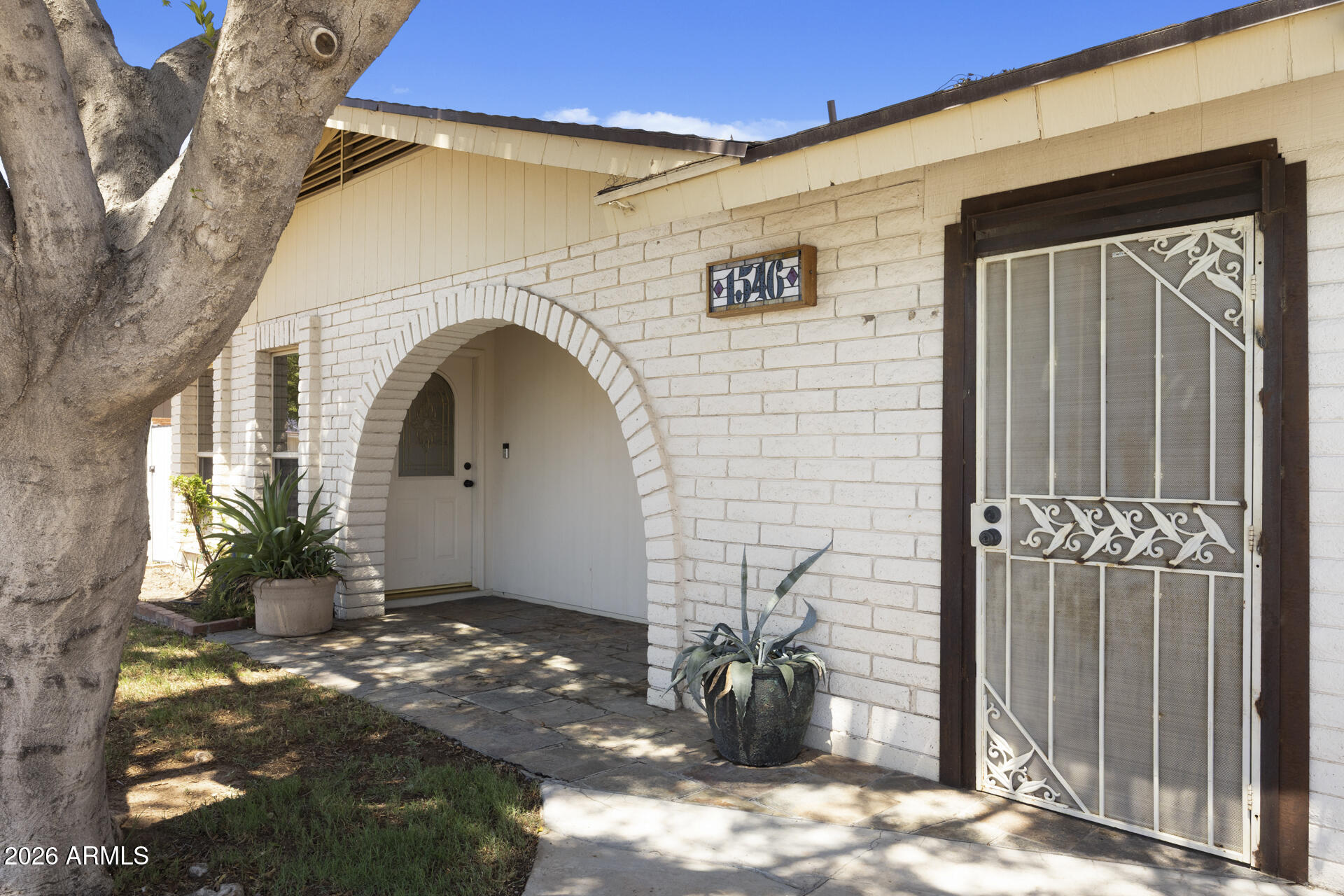 1546 E FLOWER Circle