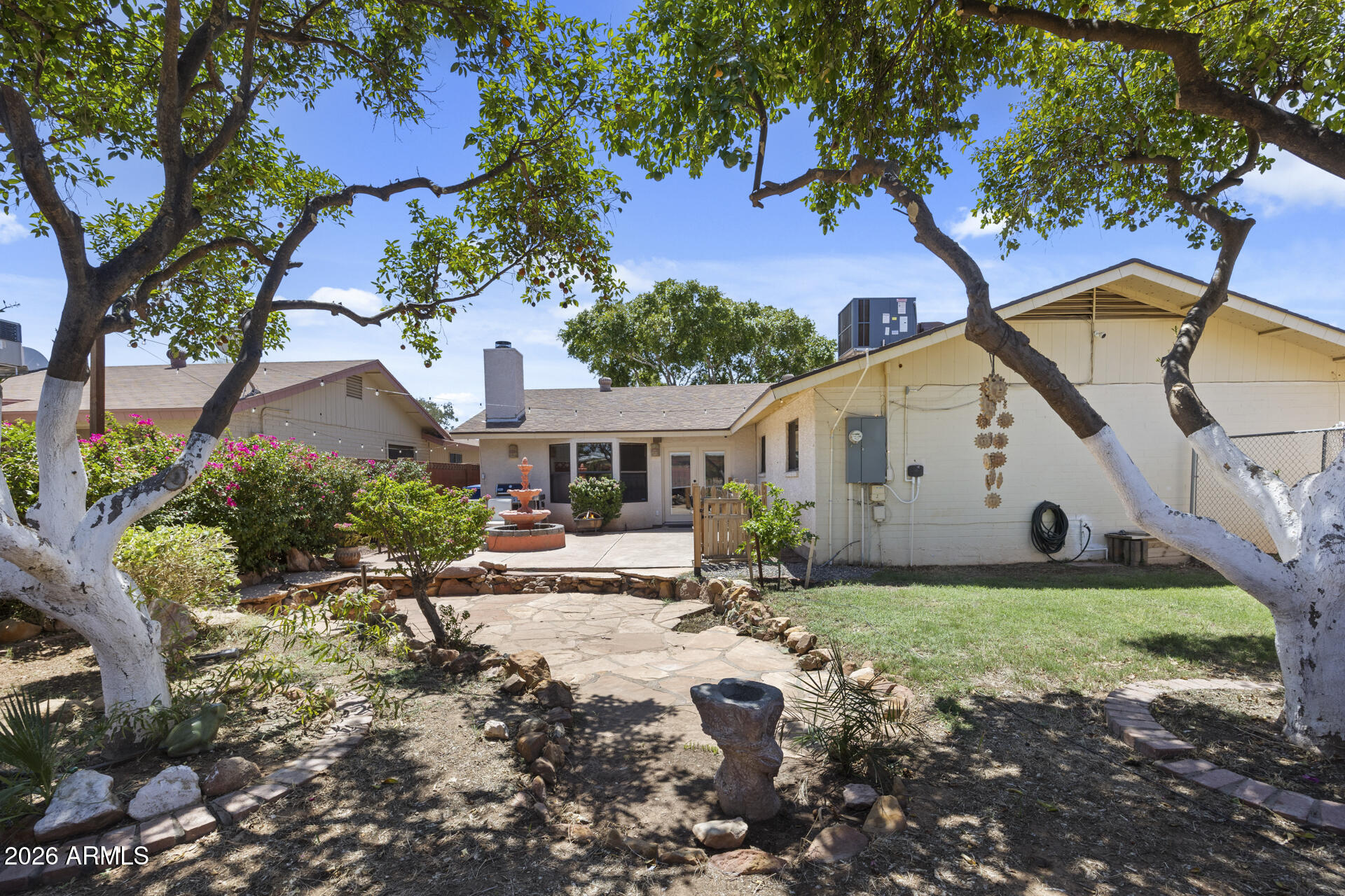 1546 E FLOWER Circle