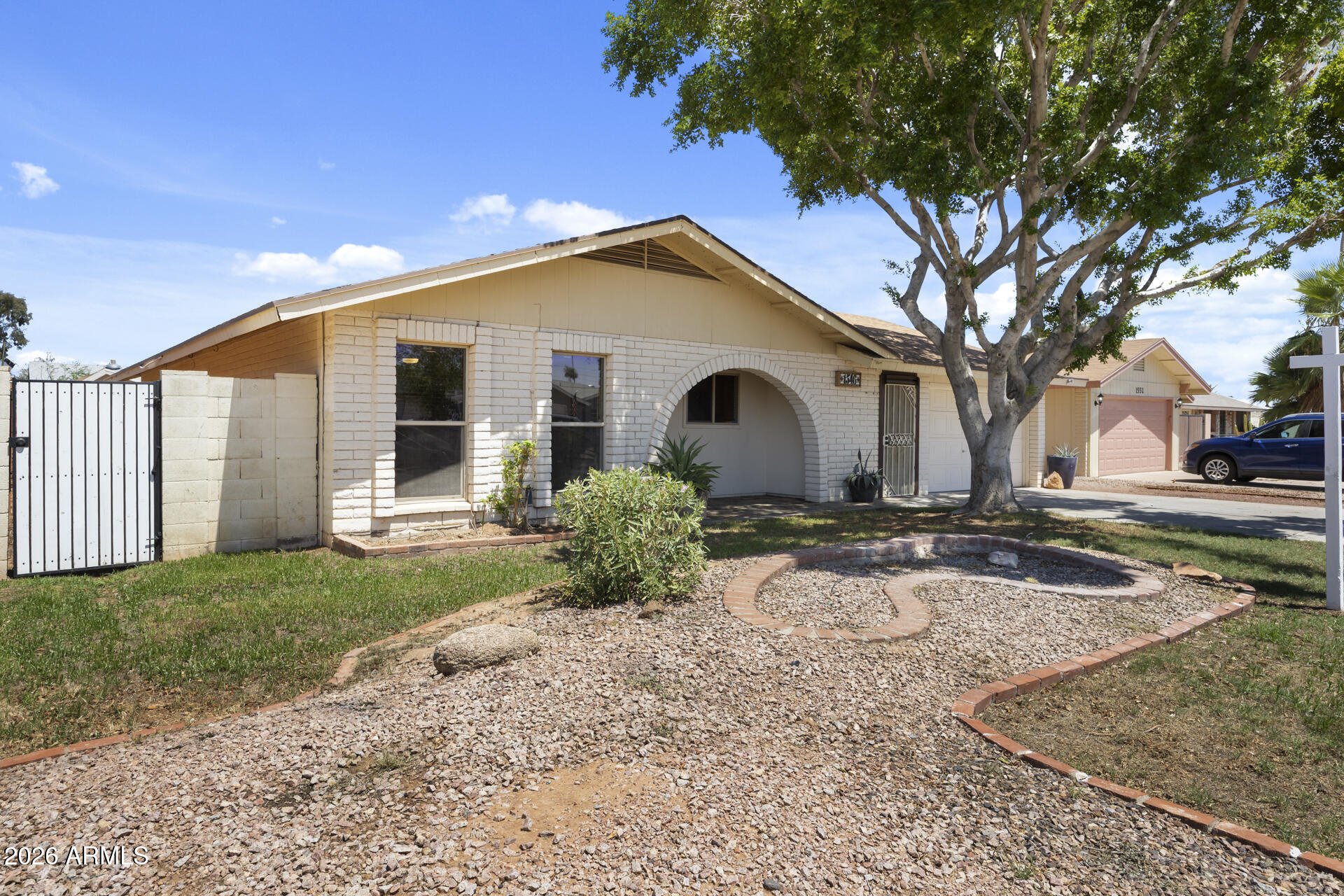 1546 E FLOWER Circle
