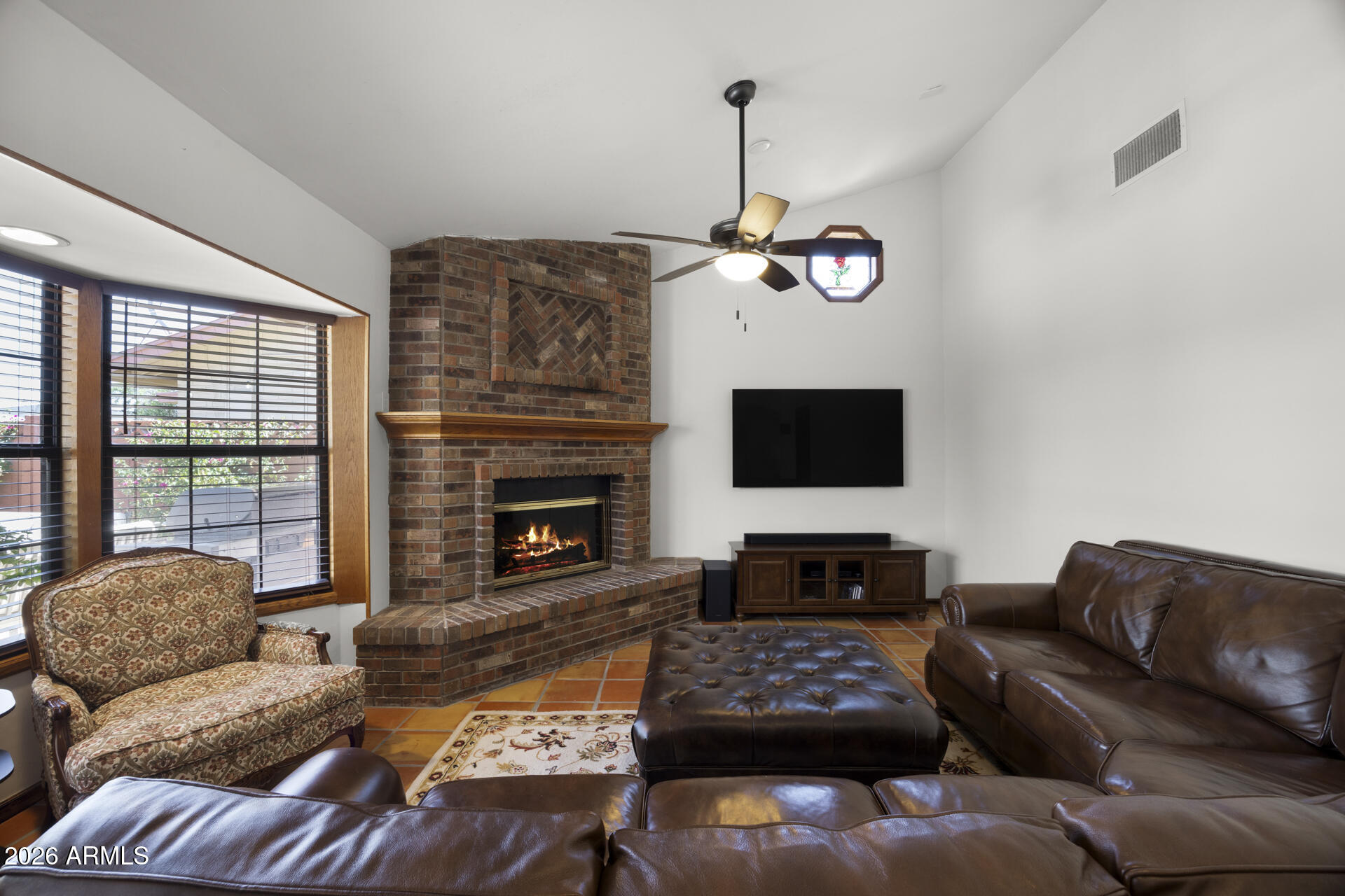 1546 E FLOWER Circle