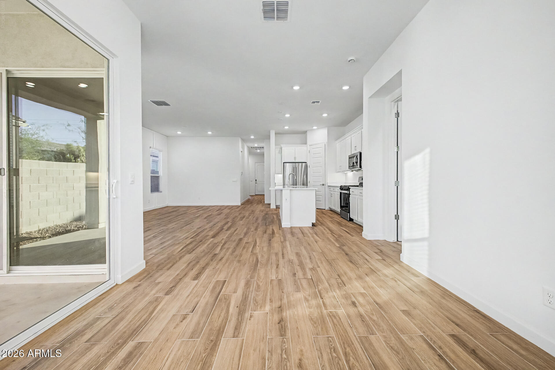 1734 E QUESTA Drive