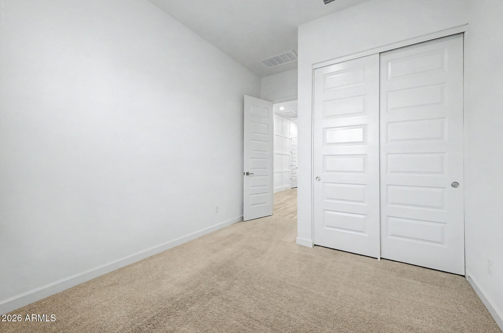 1734 E QUESTA Drive