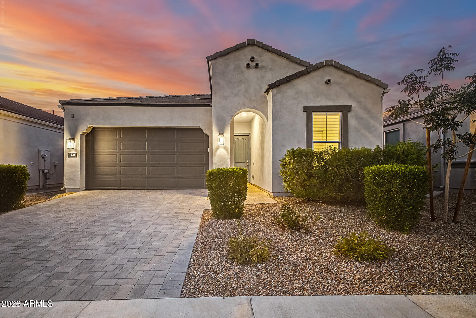 1734 E QUESTA Drive
