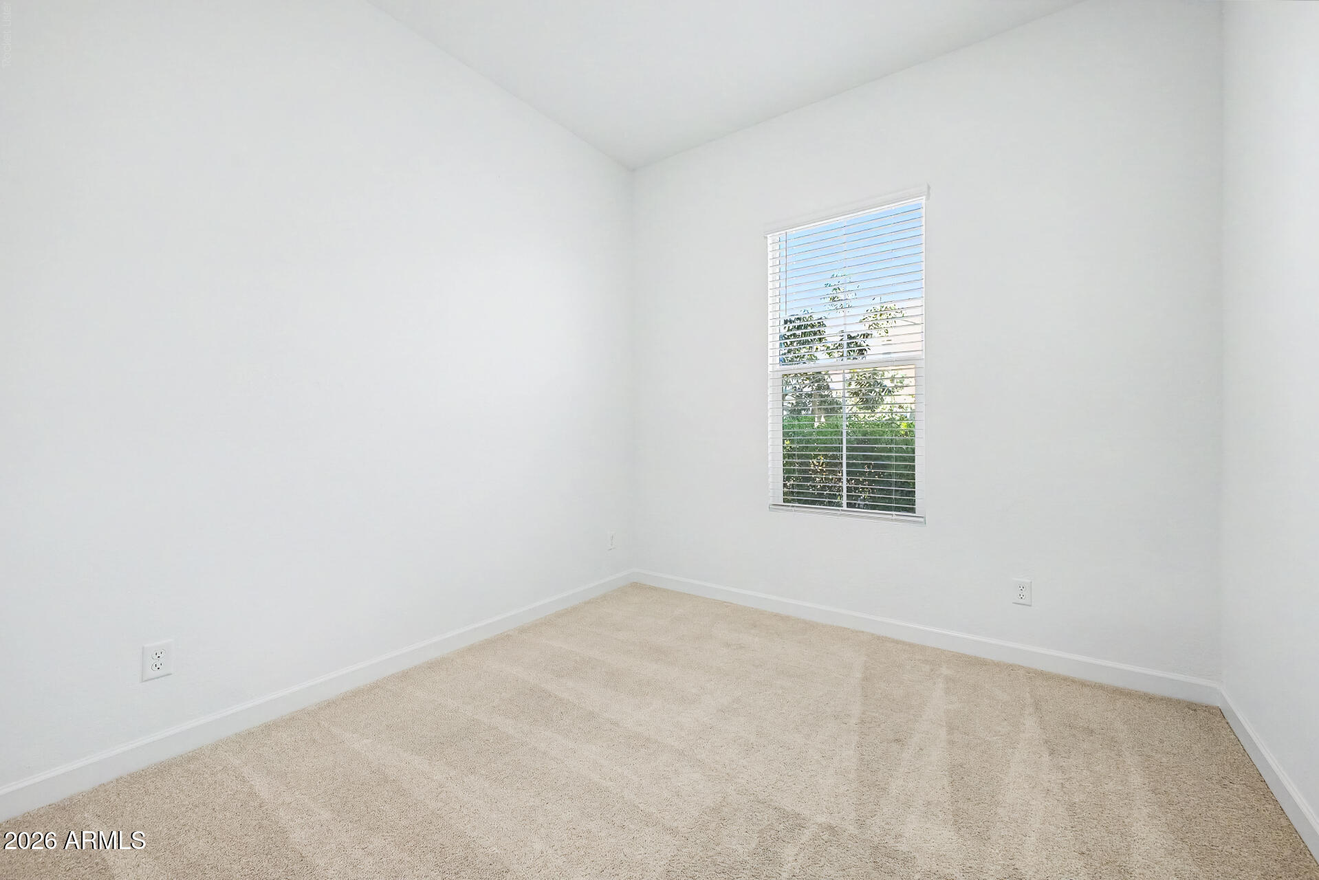 1734 E QUESTA Drive
