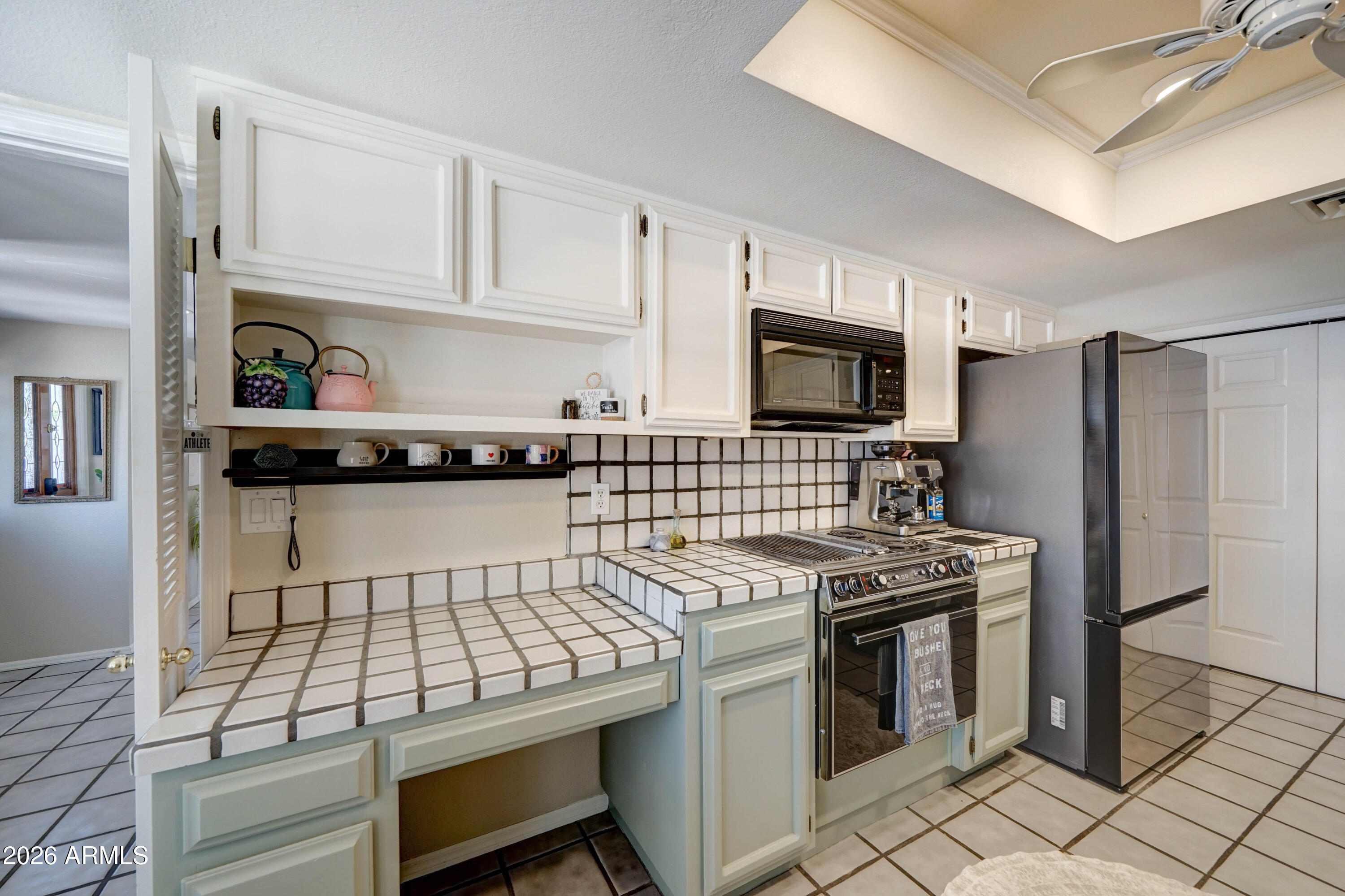 2511 E SHAW BUTTE Drive