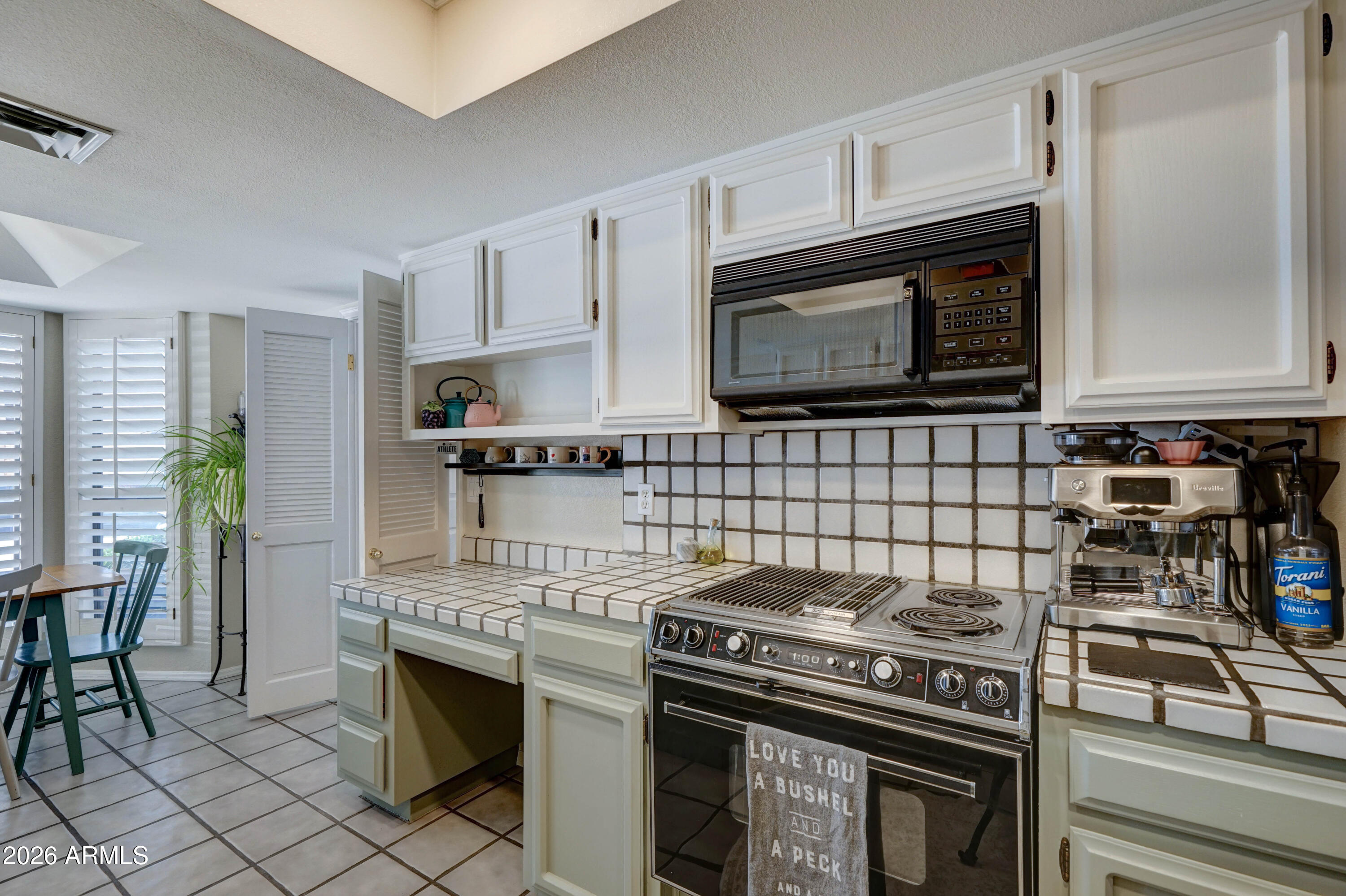 2511 E SHAW BUTTE Drive