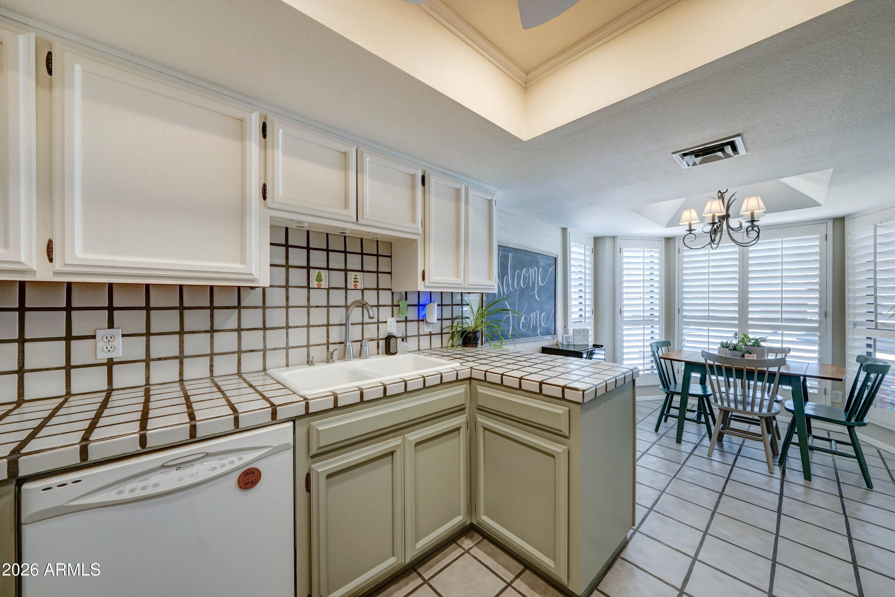 2511 E SHAW BUTTE Drive