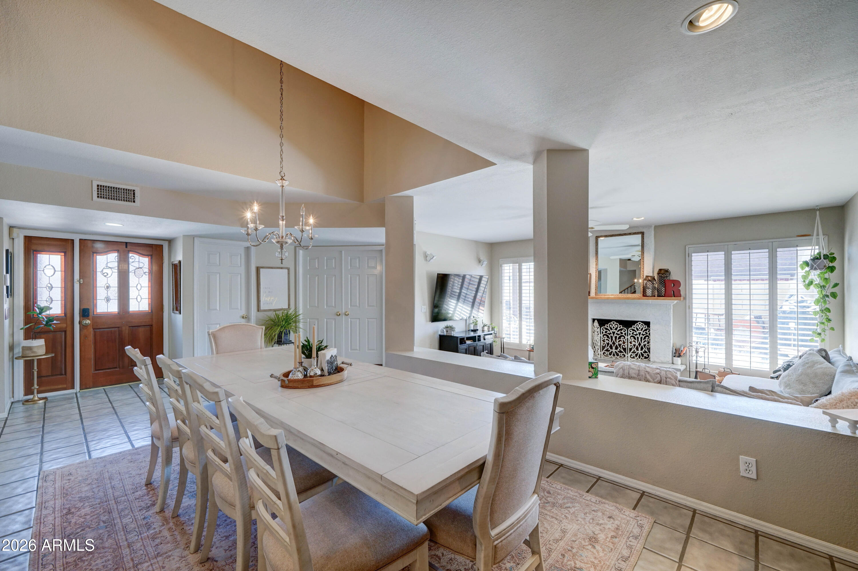 2511 E SHAW BUTTE Drive