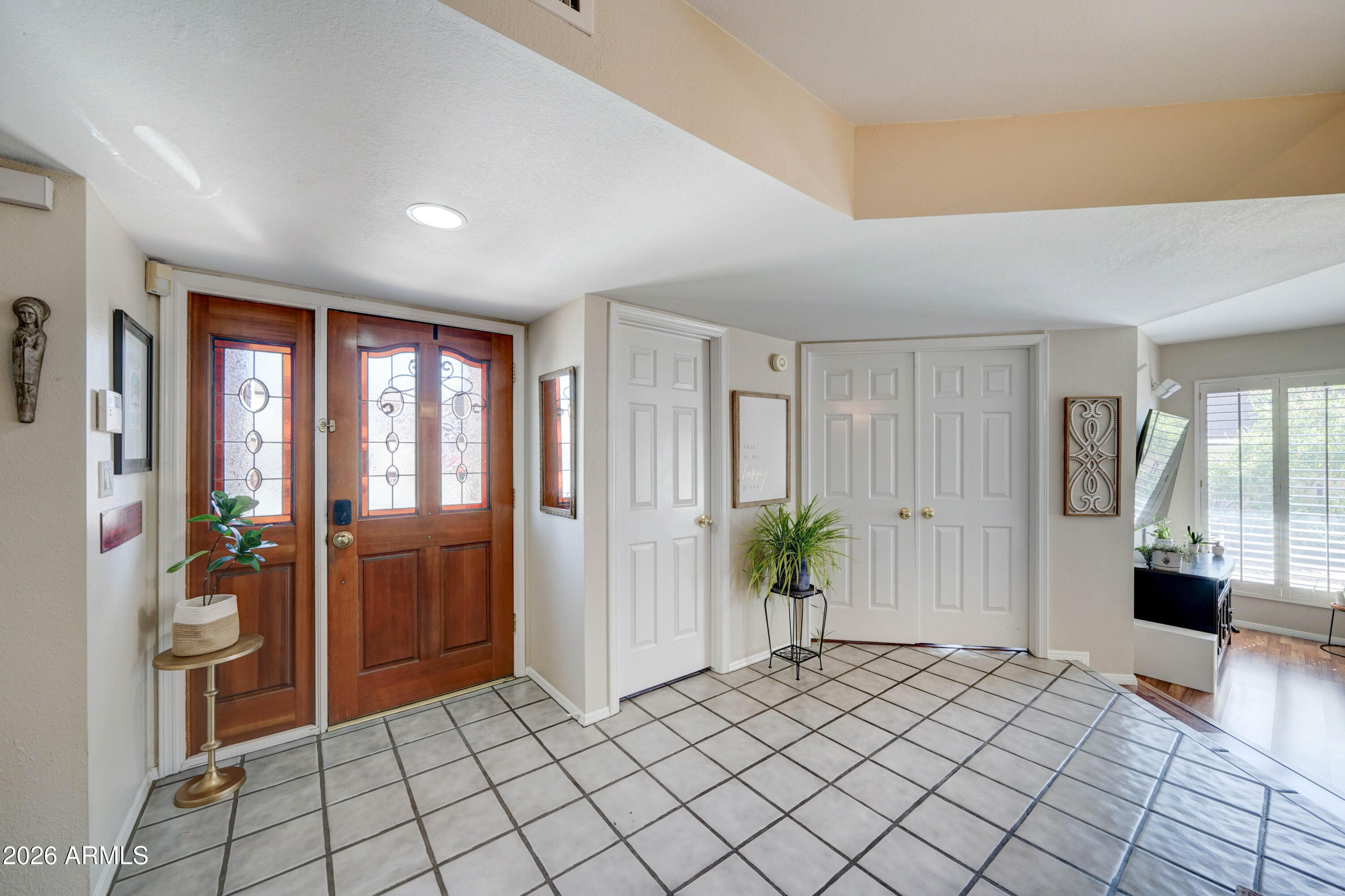 2511 E SHAW BUTTE Drive