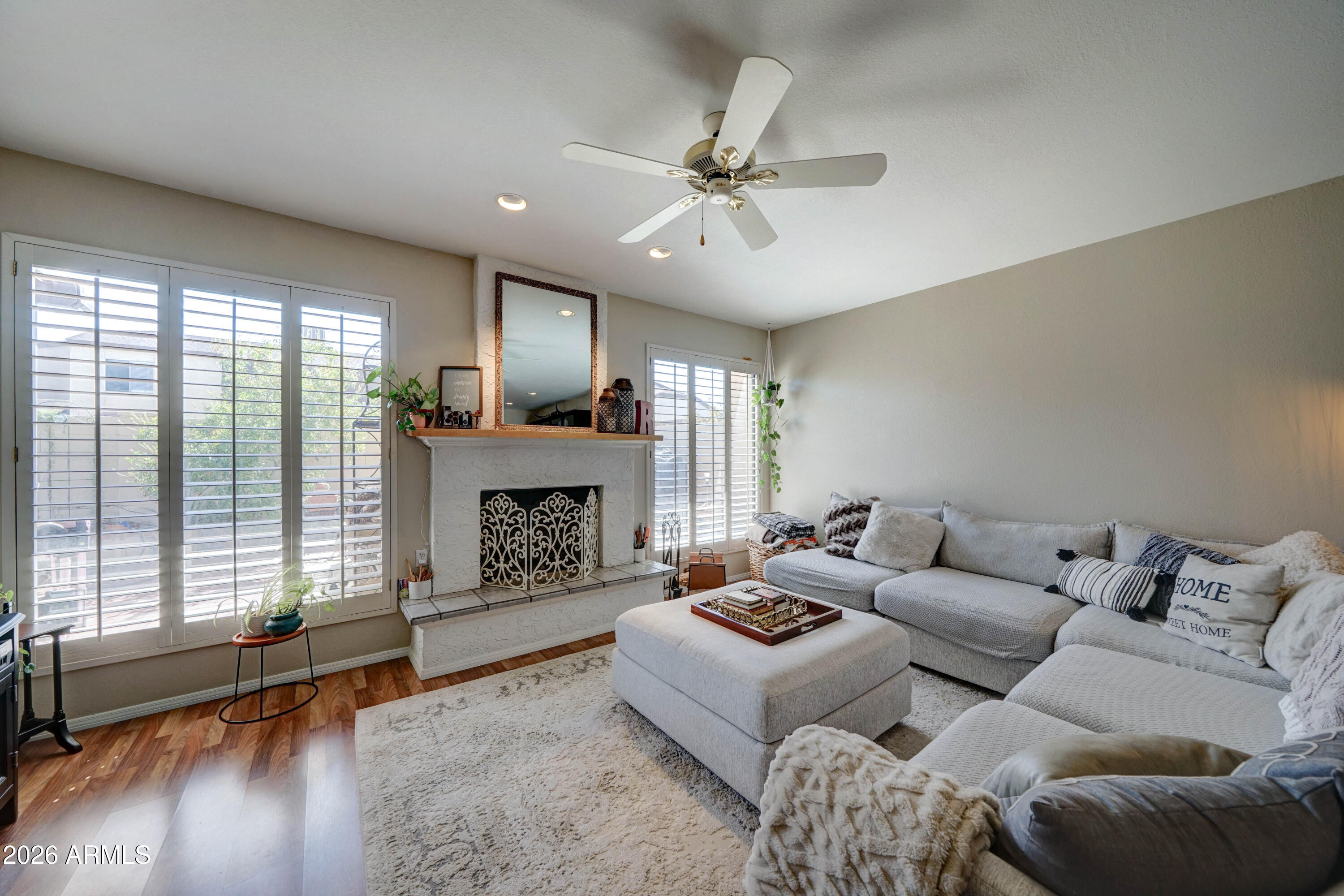 2511 E SHAW BUTTE Drive