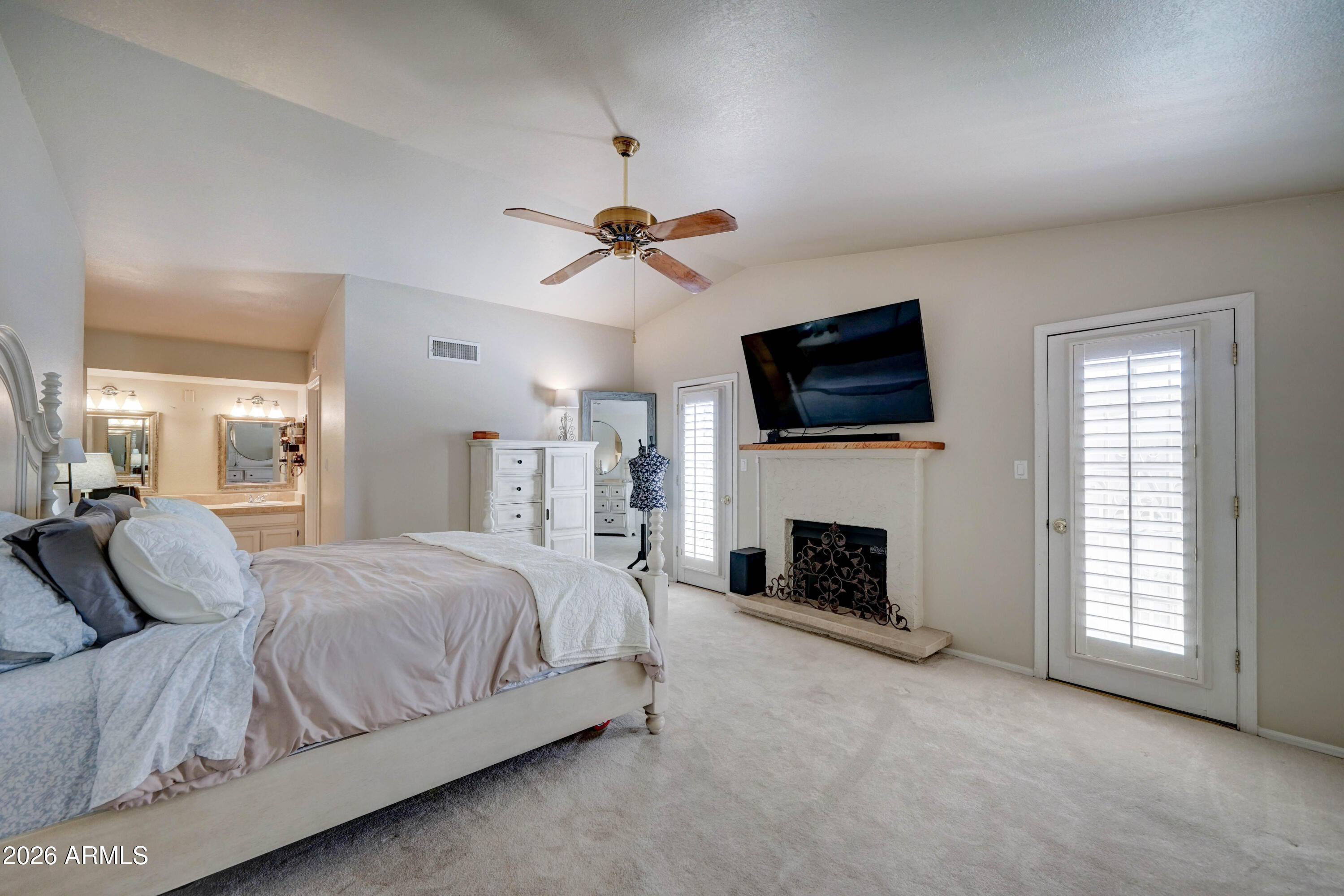 2511 E SHAW BUTTE Drive