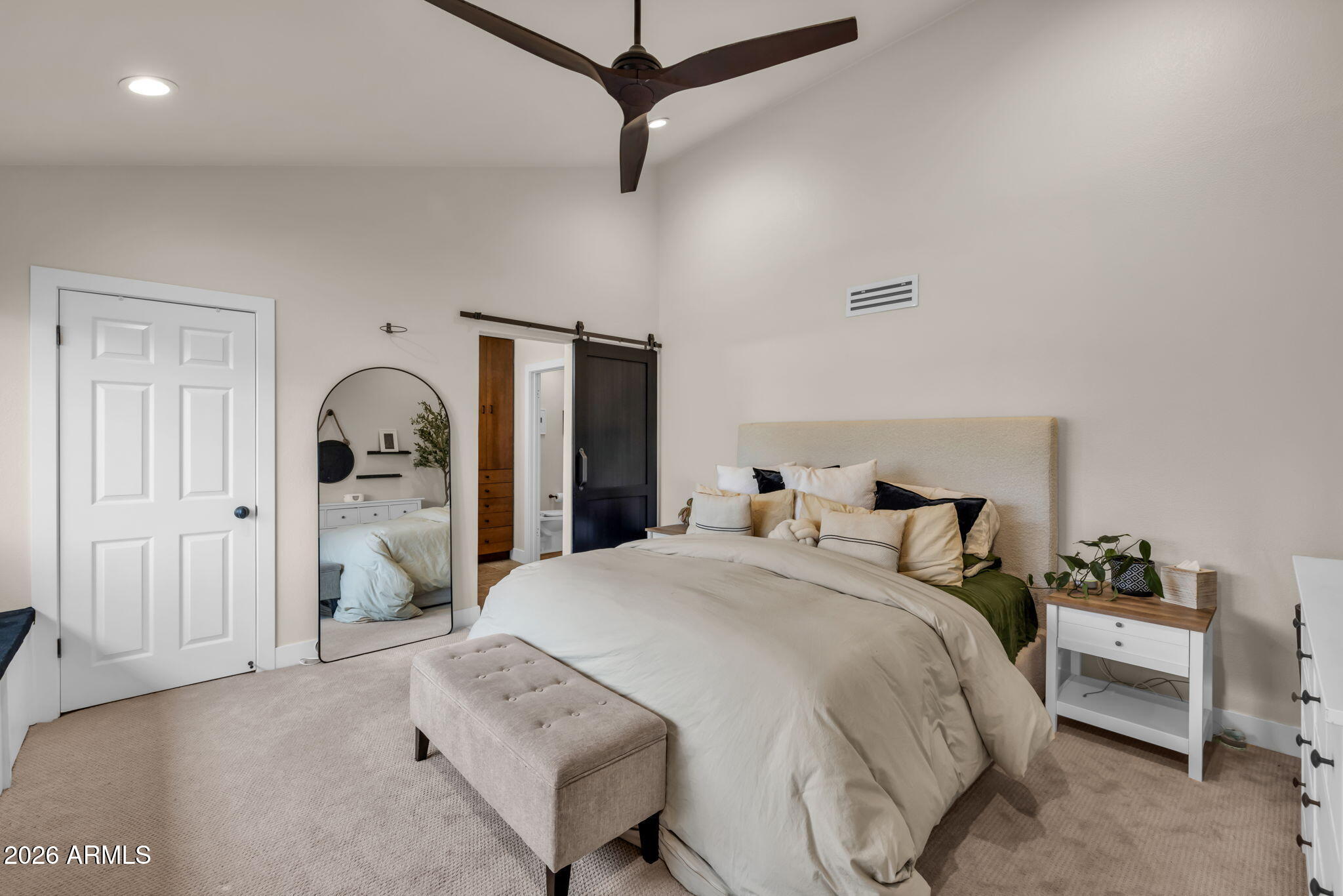 7609 N LYNN OAKS Drive