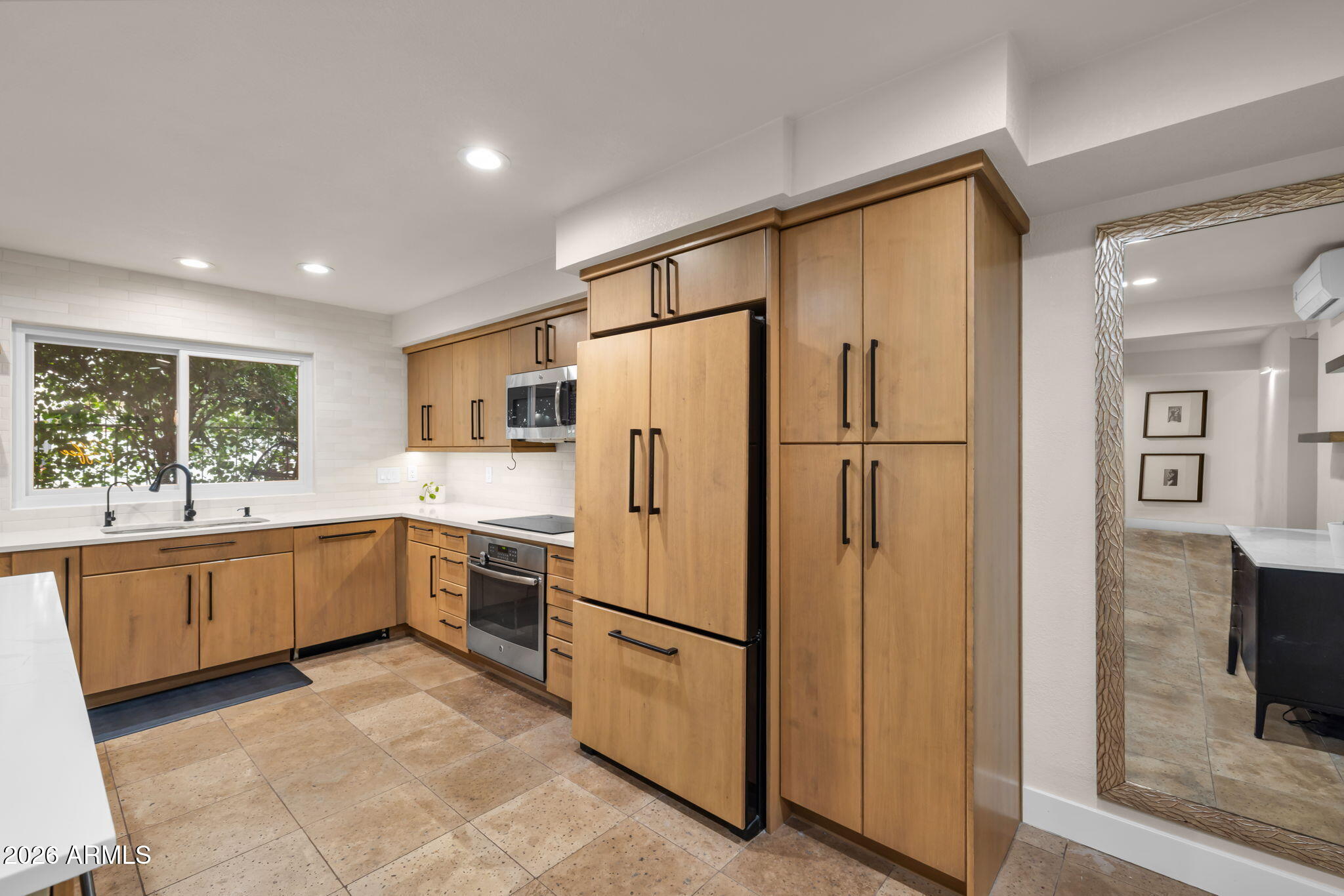 7609 N LYNN OAKS Drive