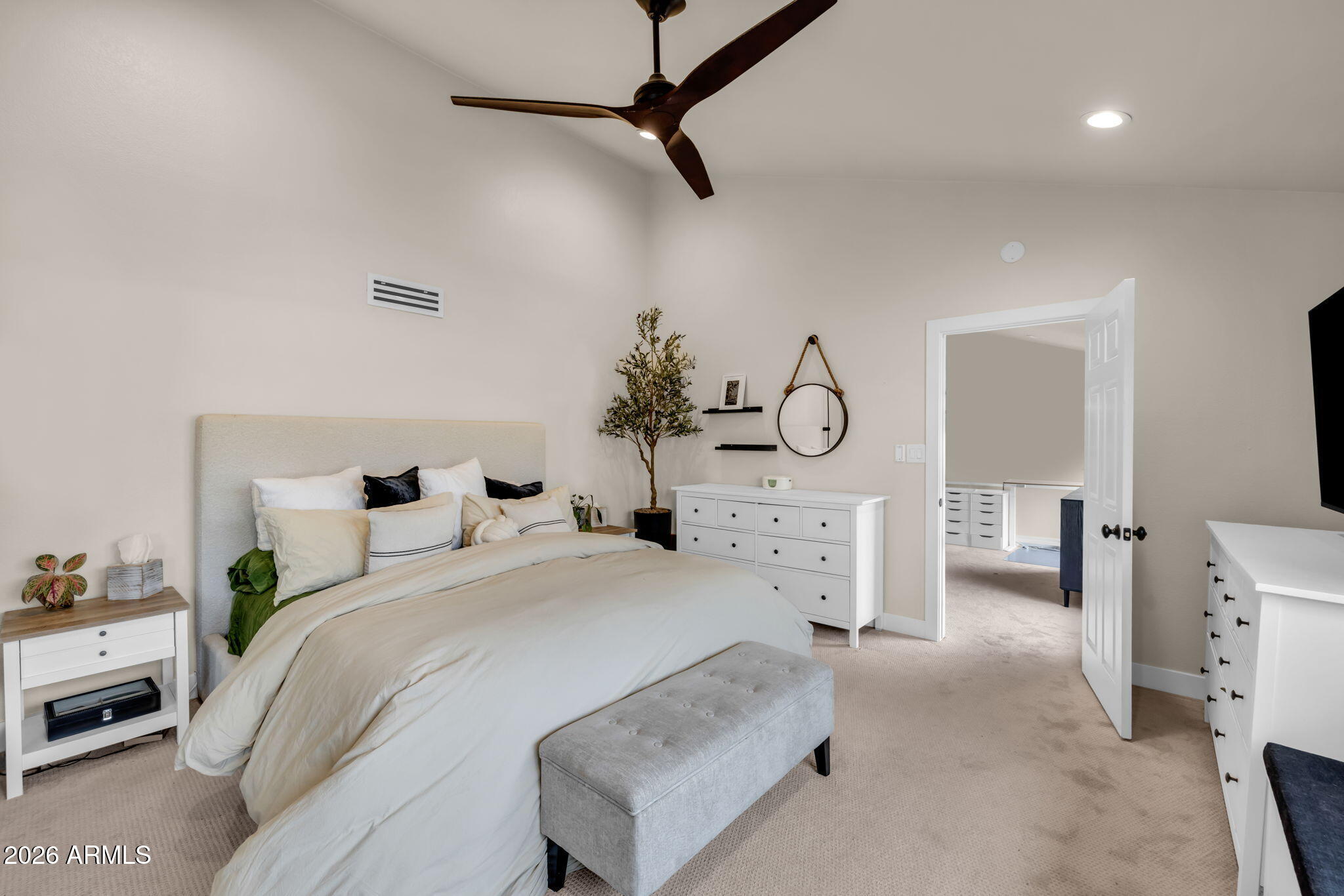 7609 N LYNN OAKS Drive