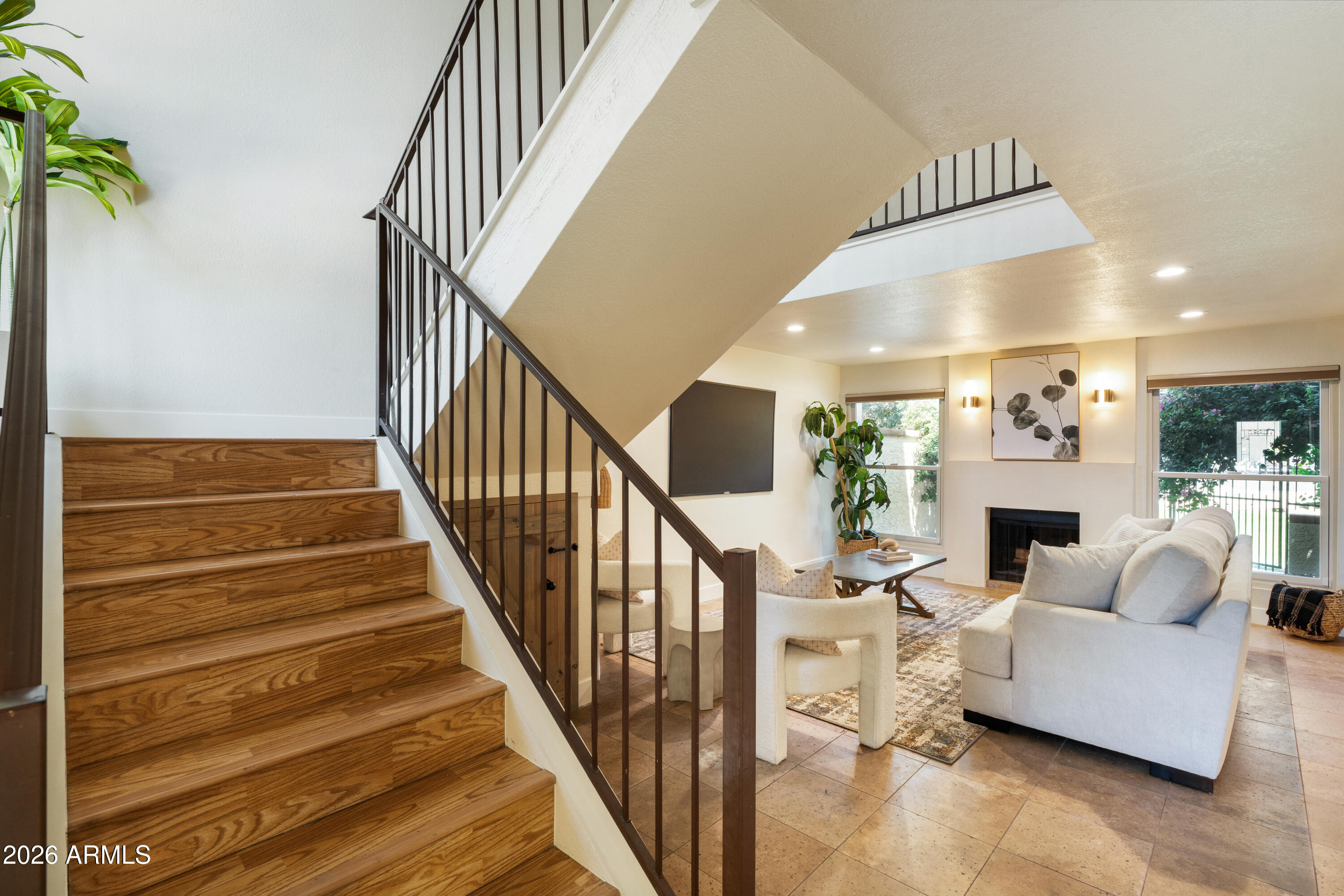 7609 N LYNN OAKS Drive