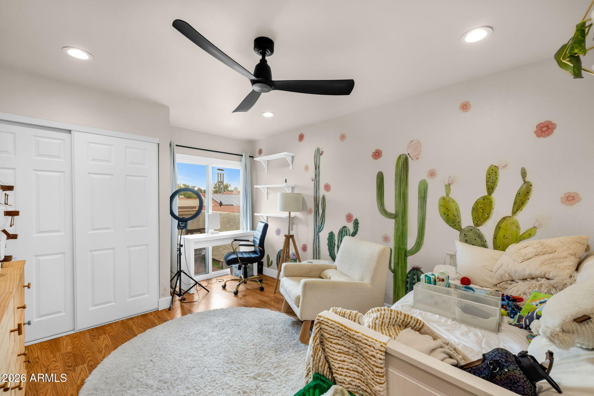 7609 N LYNN OAKS Drive