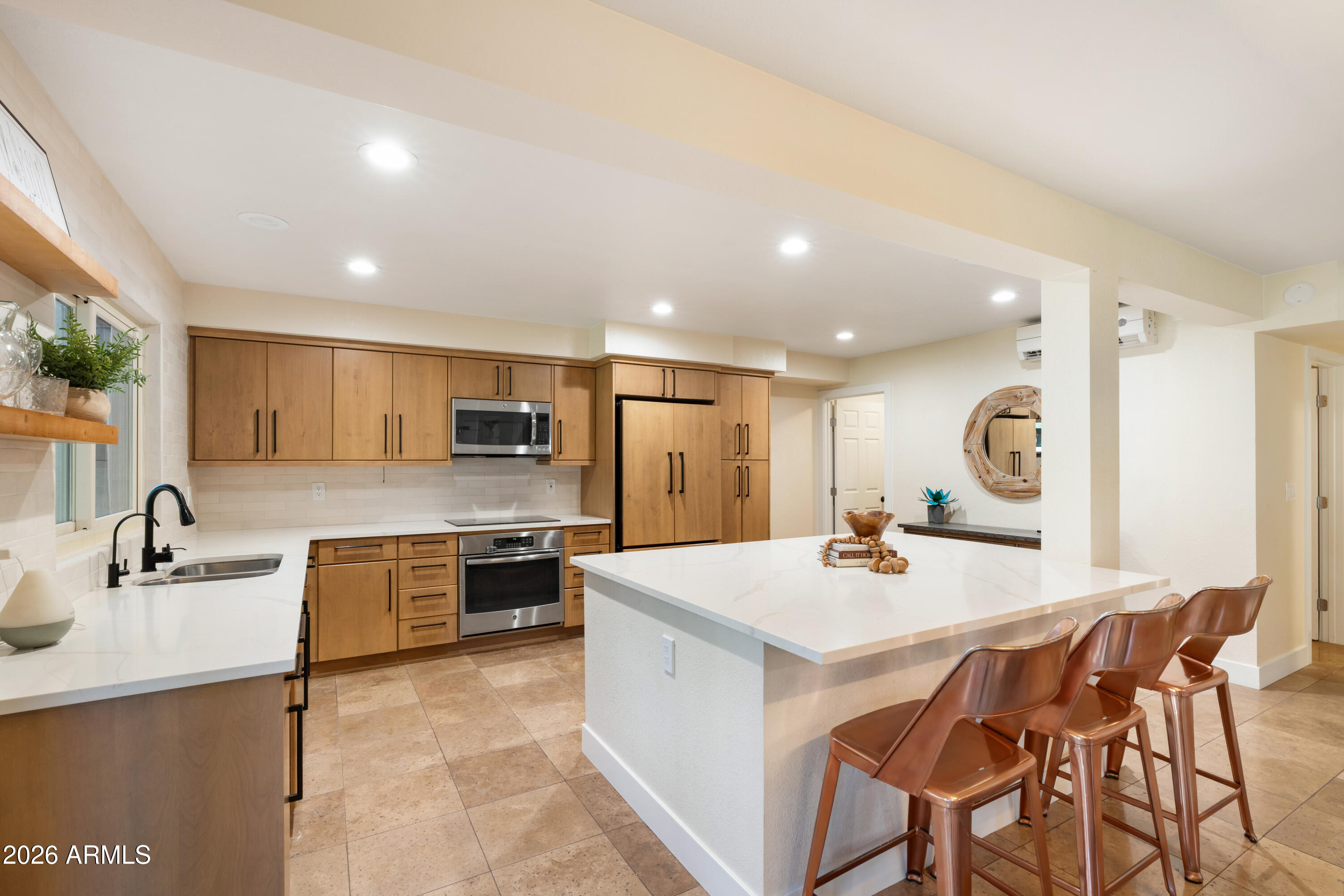 7609 N LYNN OAKS Drive
