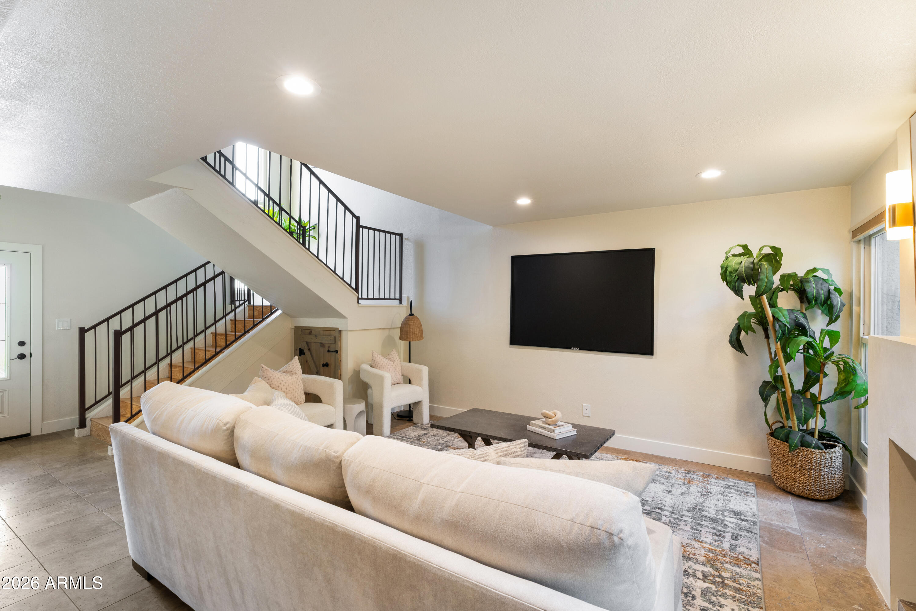7609 N LYNN OAKS Drive