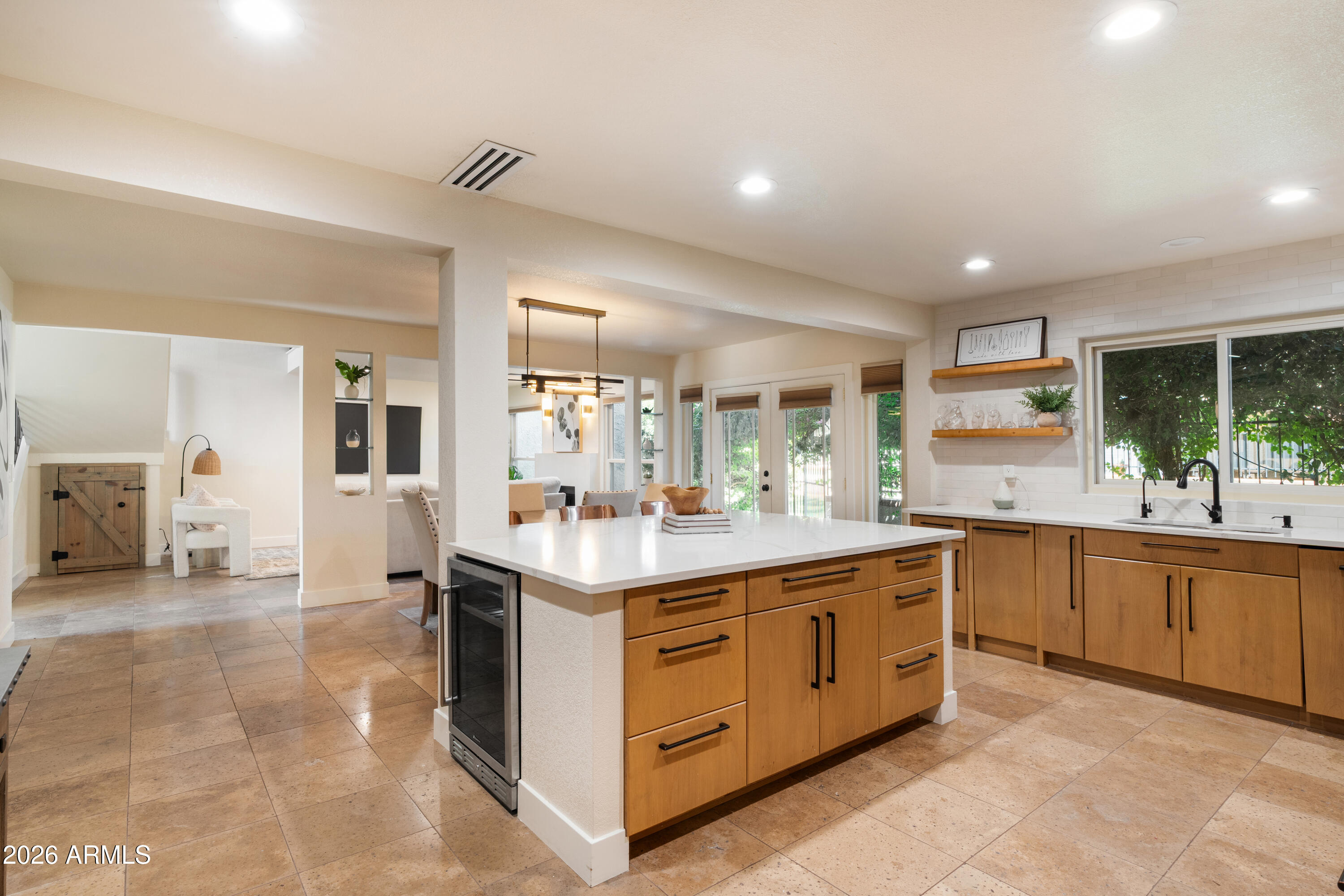 7609 N LYNN OAKS Drive
