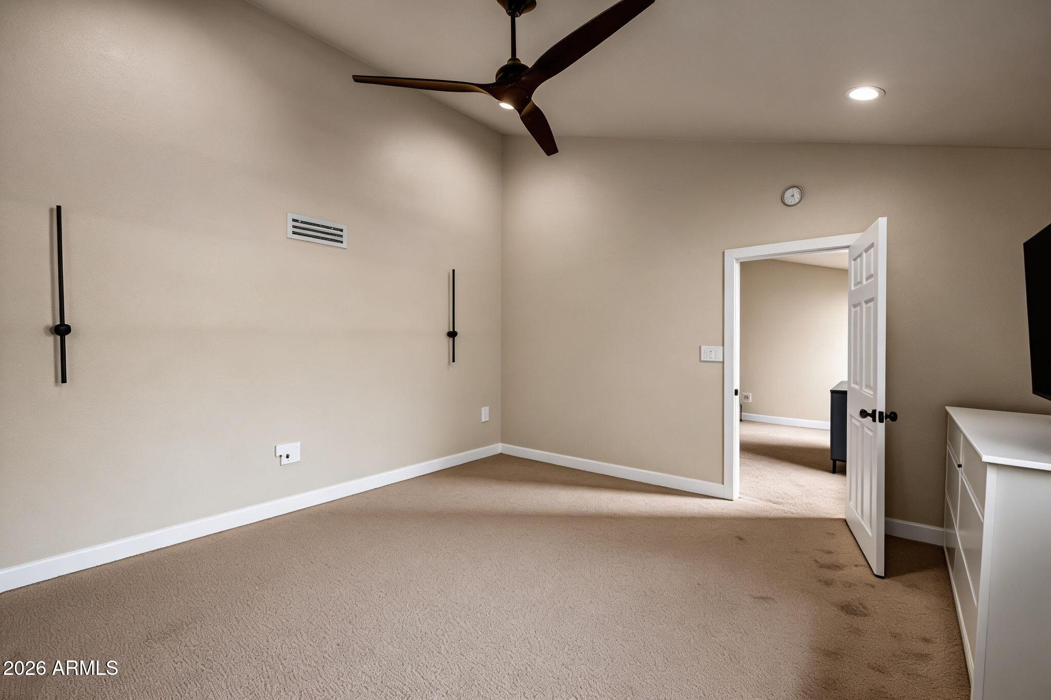 7609 N LYNN OAKS Drive
