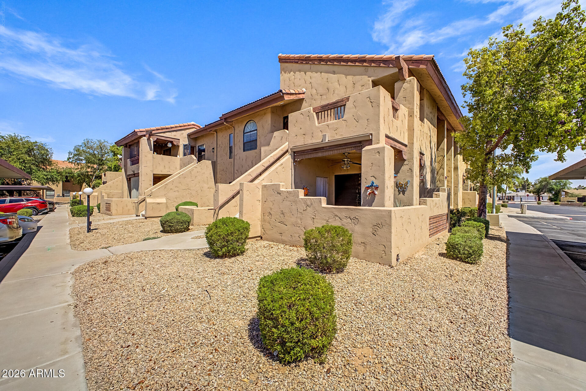 1351 N PLEASANT Drive 2049