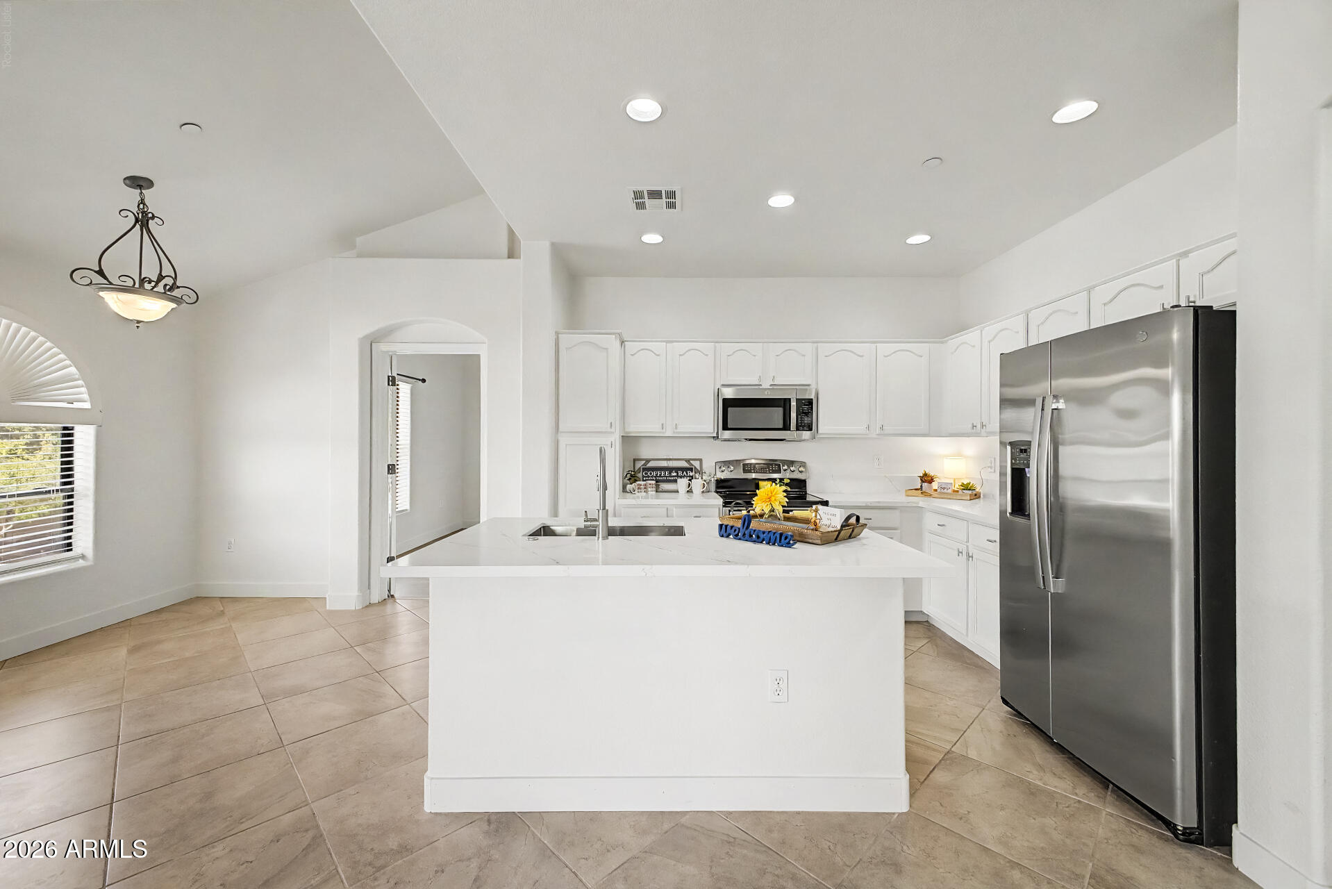 1351 N PLEASANT Drive 2049