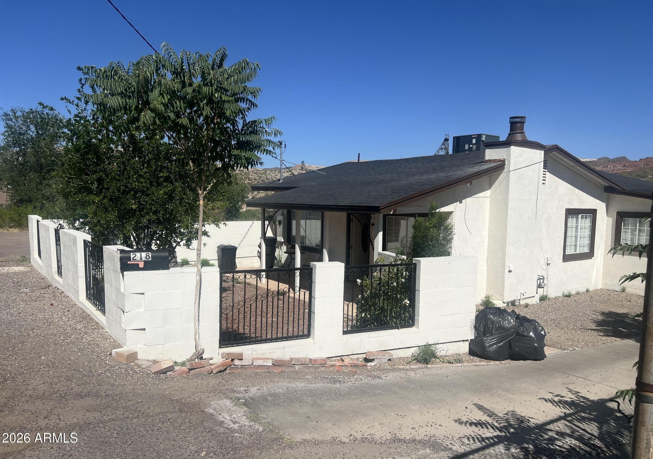 218 E HARDY Street