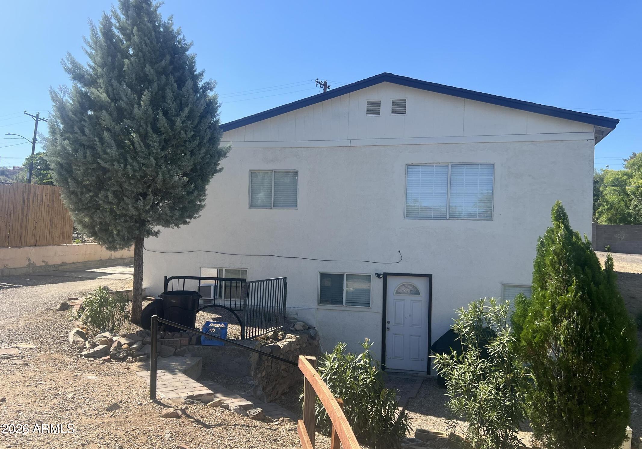 218 E HARDY Street