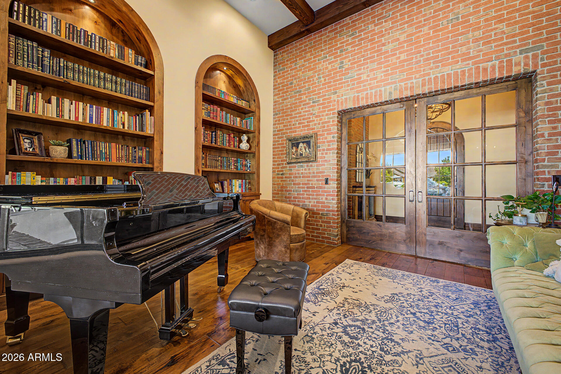 2476 E LINDA Court