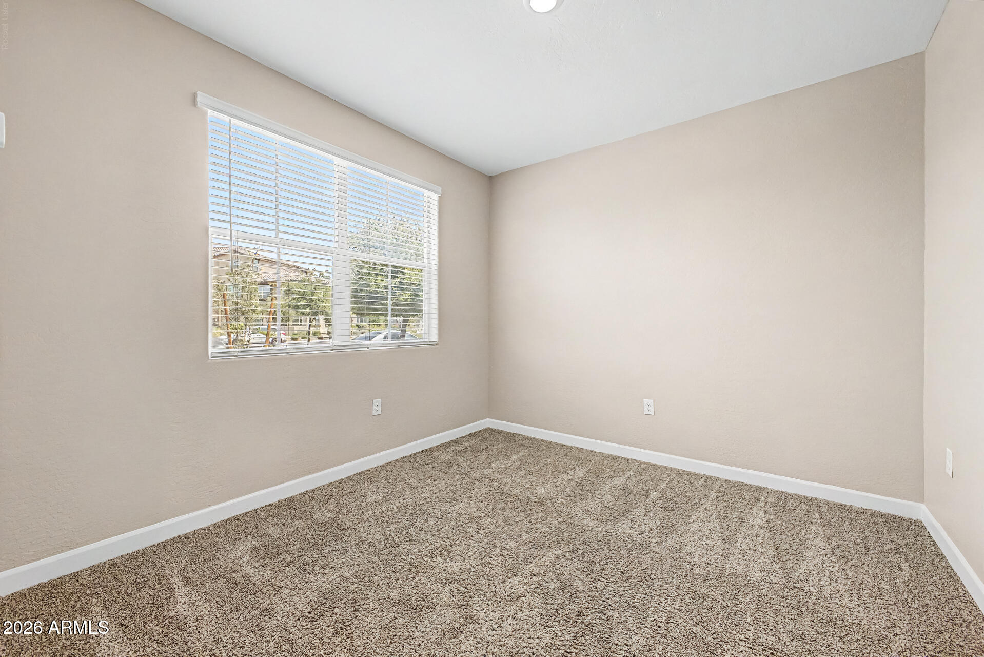 1255 N ARIZONA Avenue 1227
