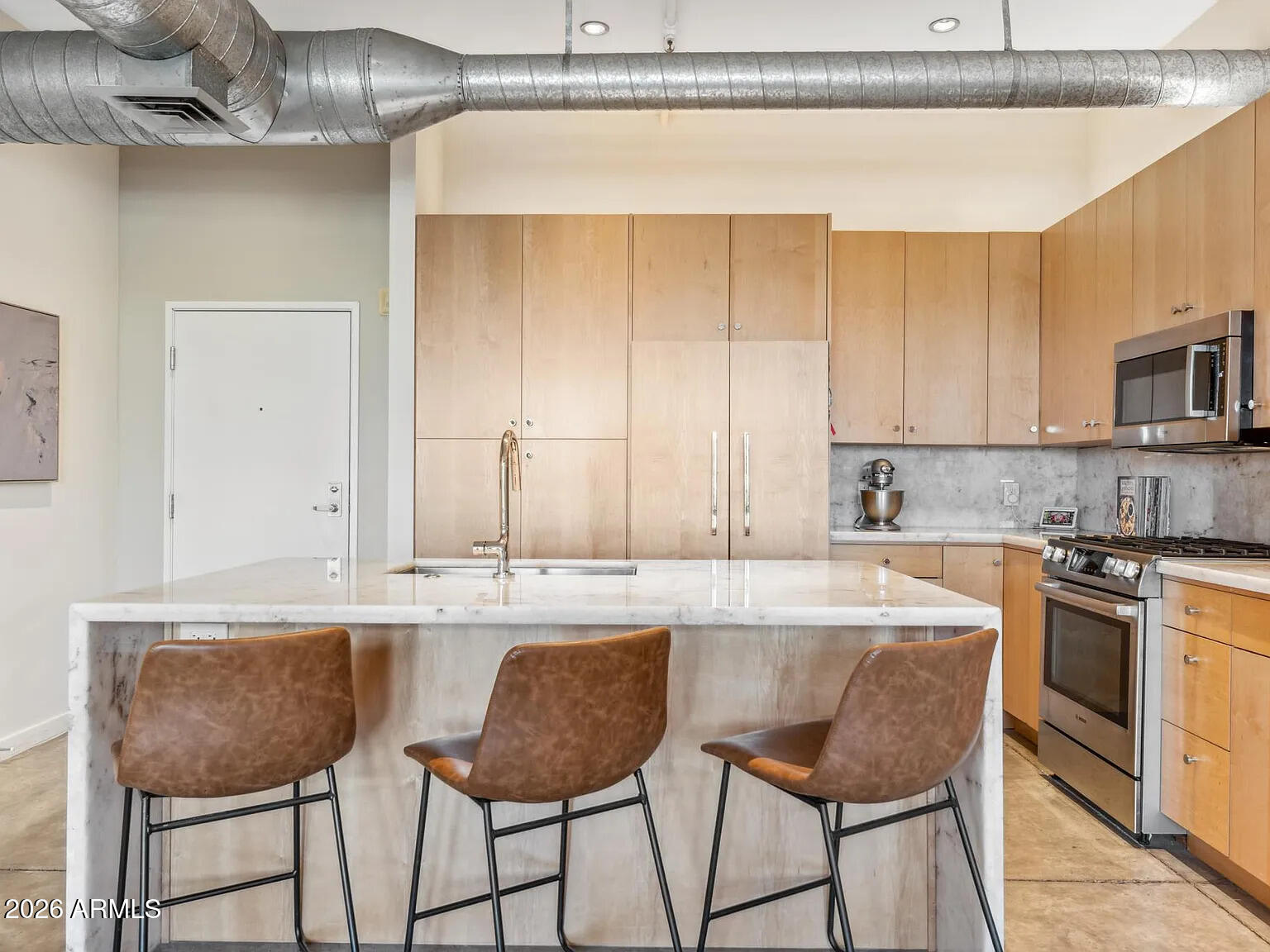914 E OSBORN Road 303