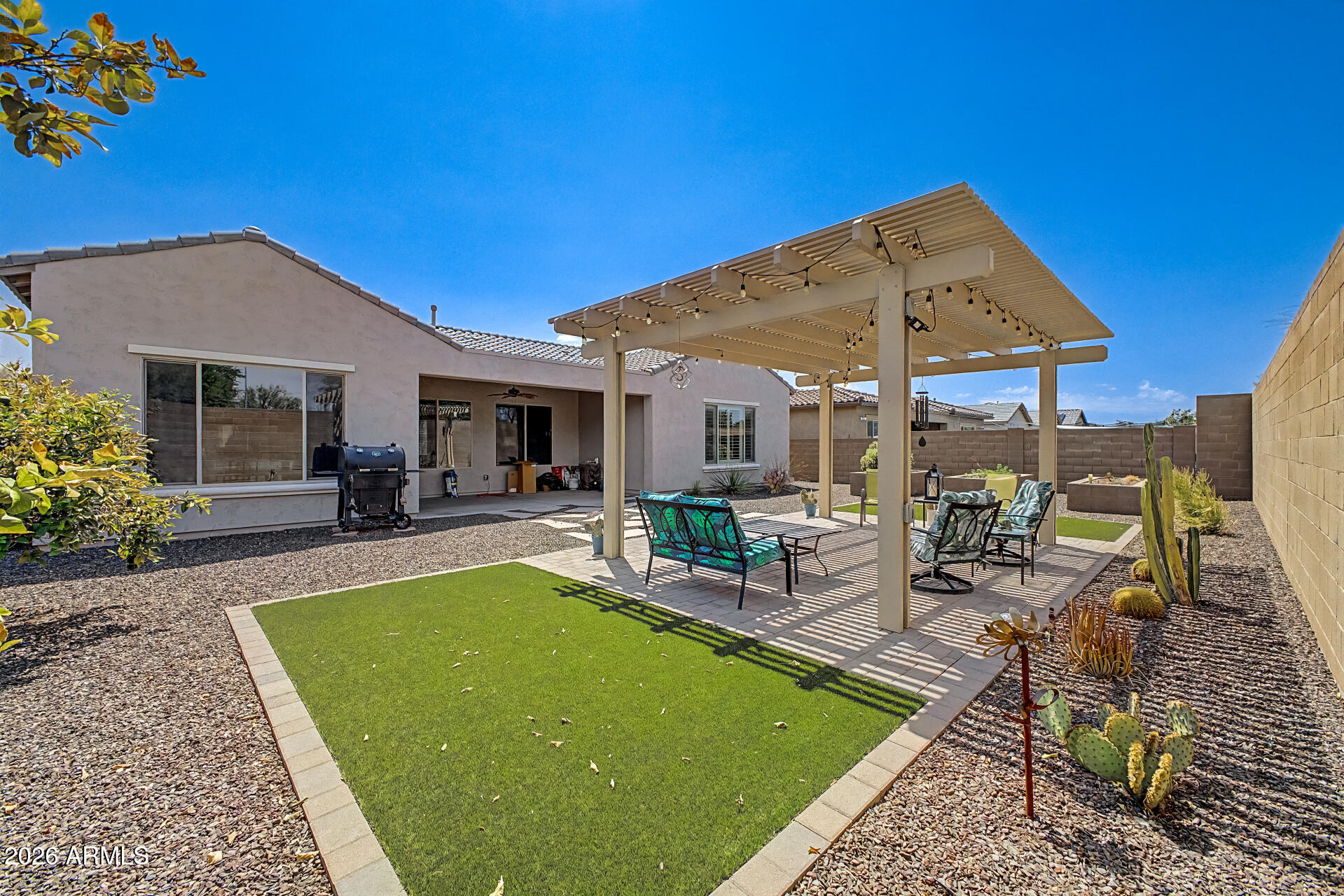 9428 W FALLEN LEAF Lane