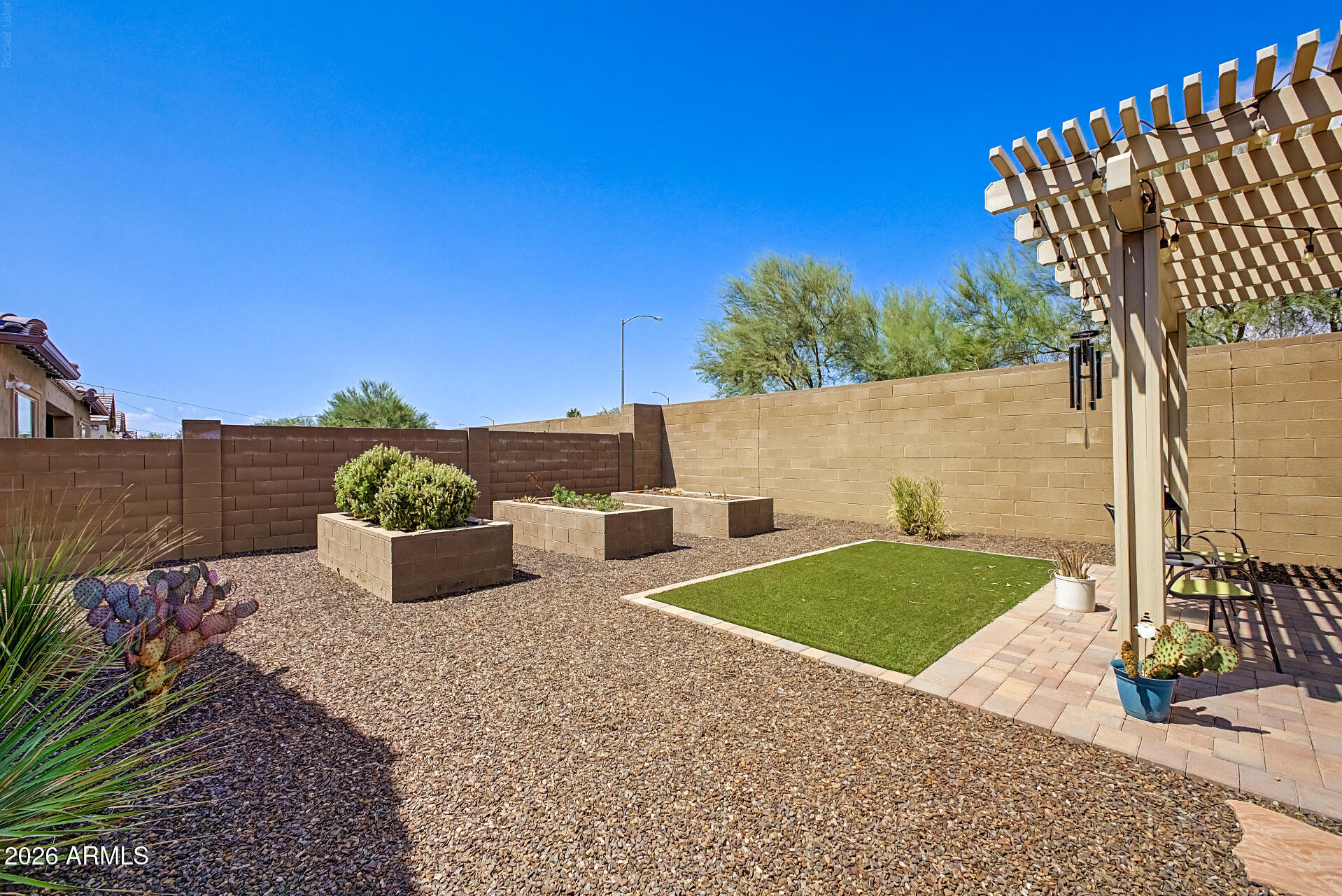 9428 W FALLEN LEAF Lane