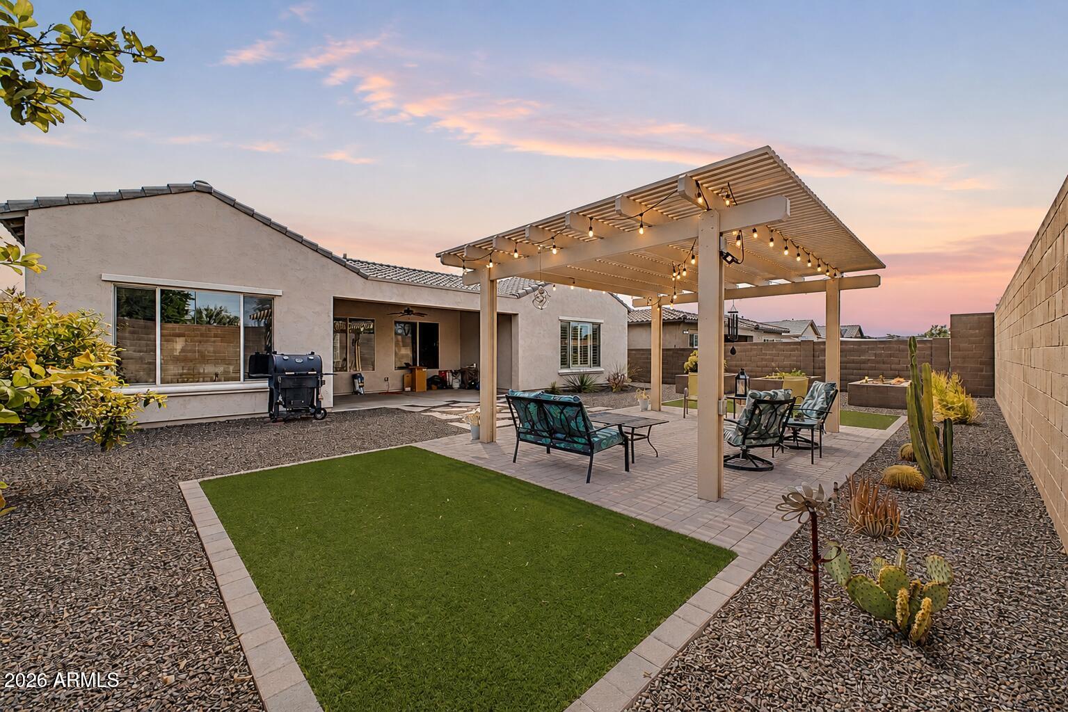 9428 W FALLEN LEAF Lane
