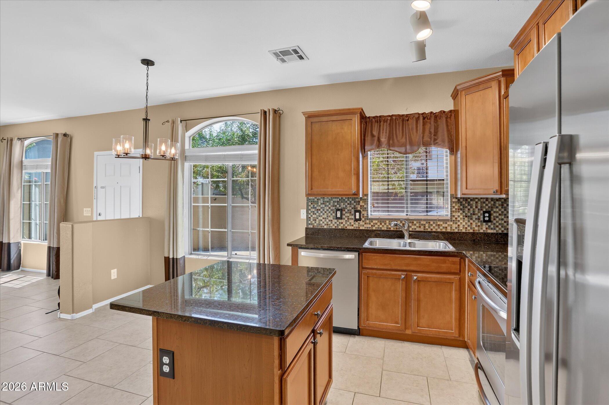 2725 E Mine Creek Road 1025