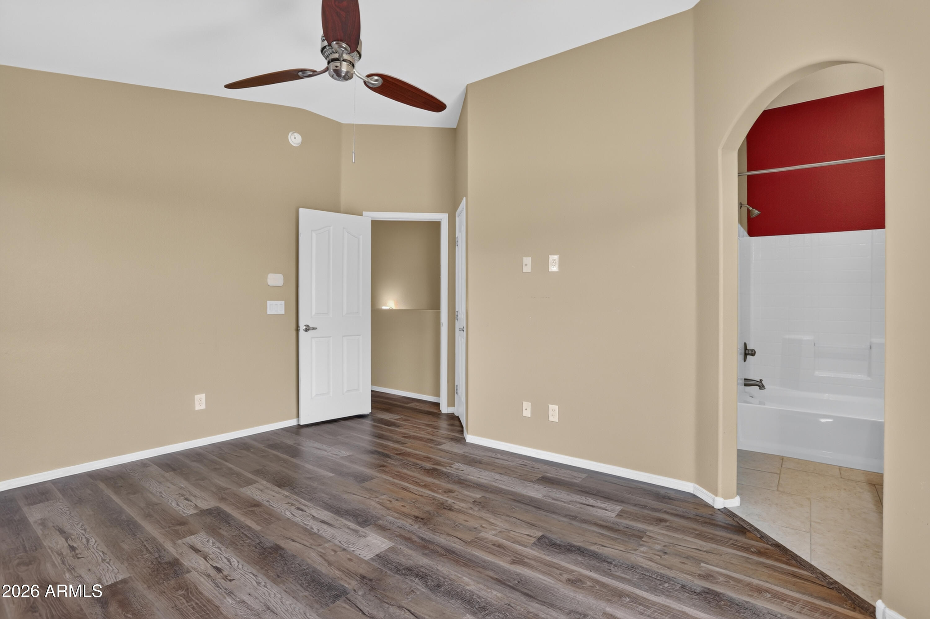 2725 E Mine Creek Road 1025
