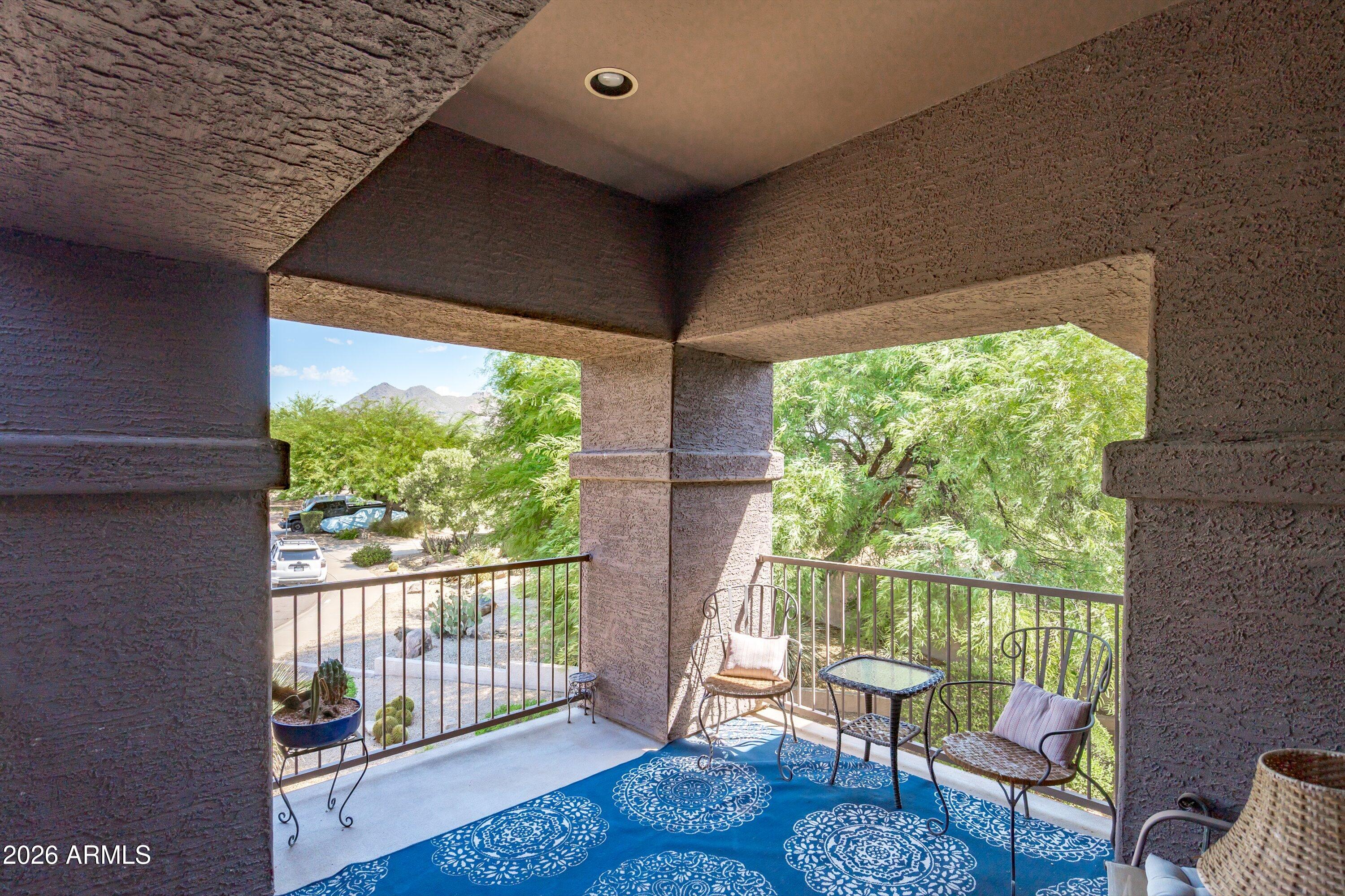 6117 E PALOMINO Lane