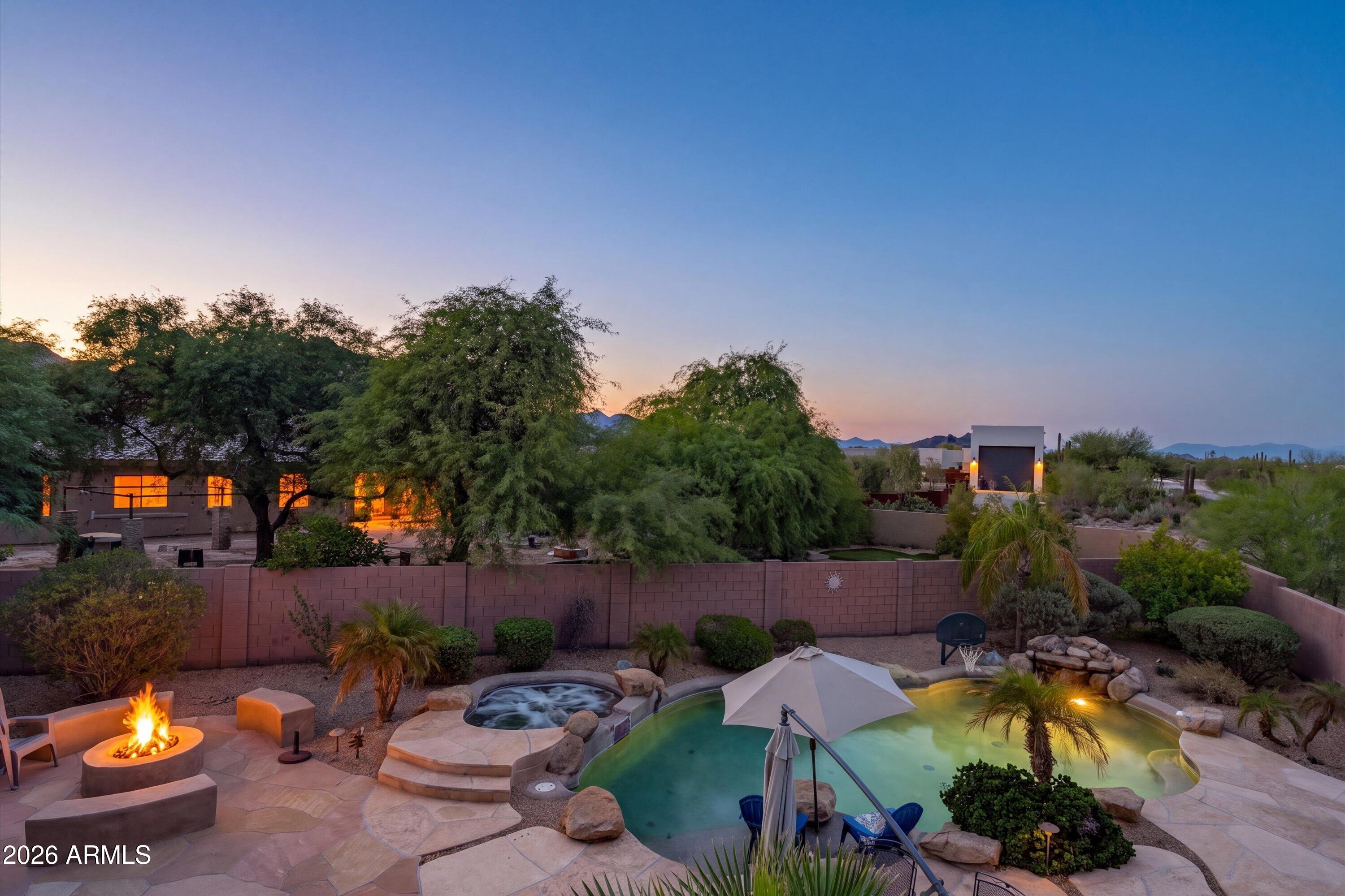 6117 E PALOMINO Lane