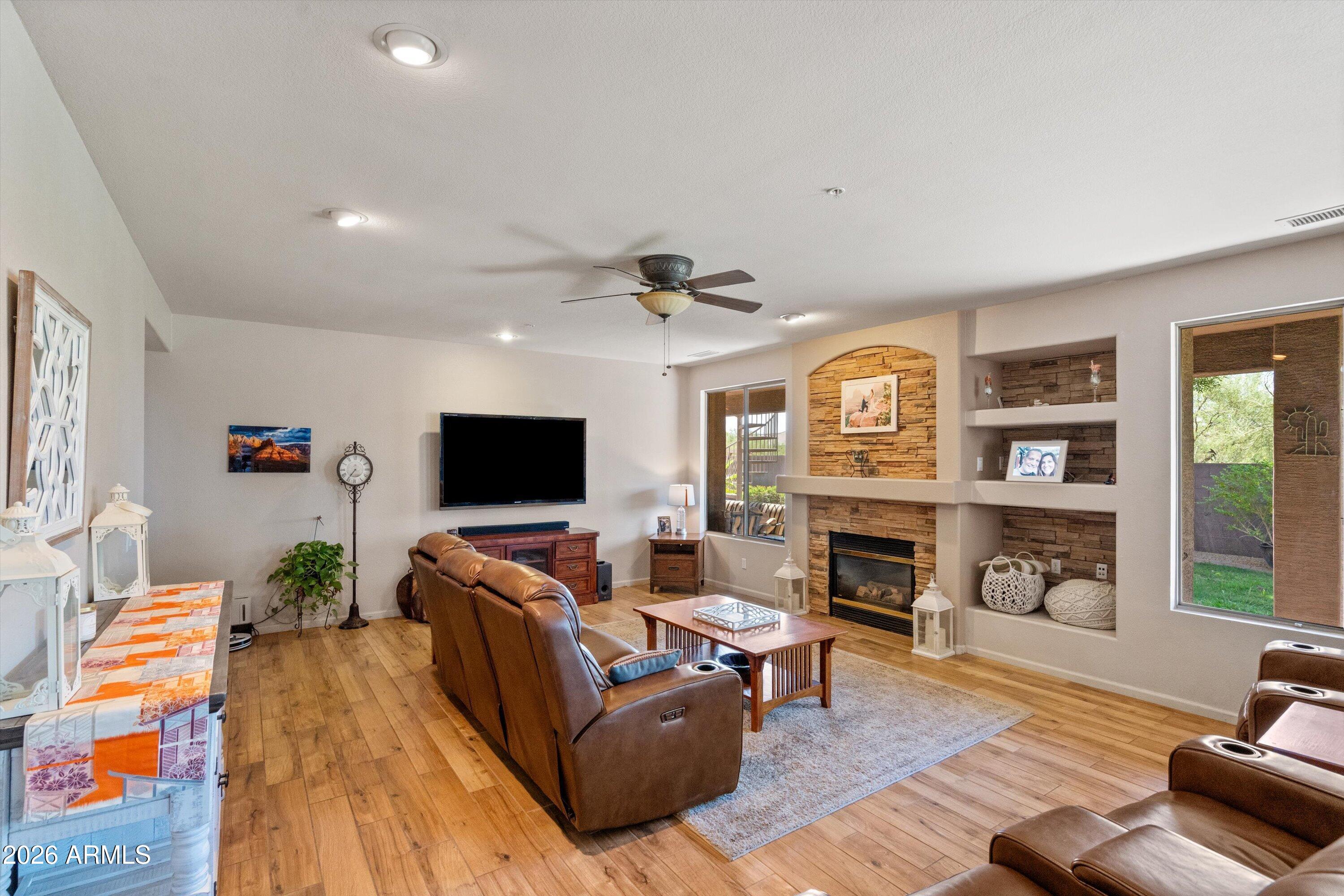 6117 E PALOMINO Lane