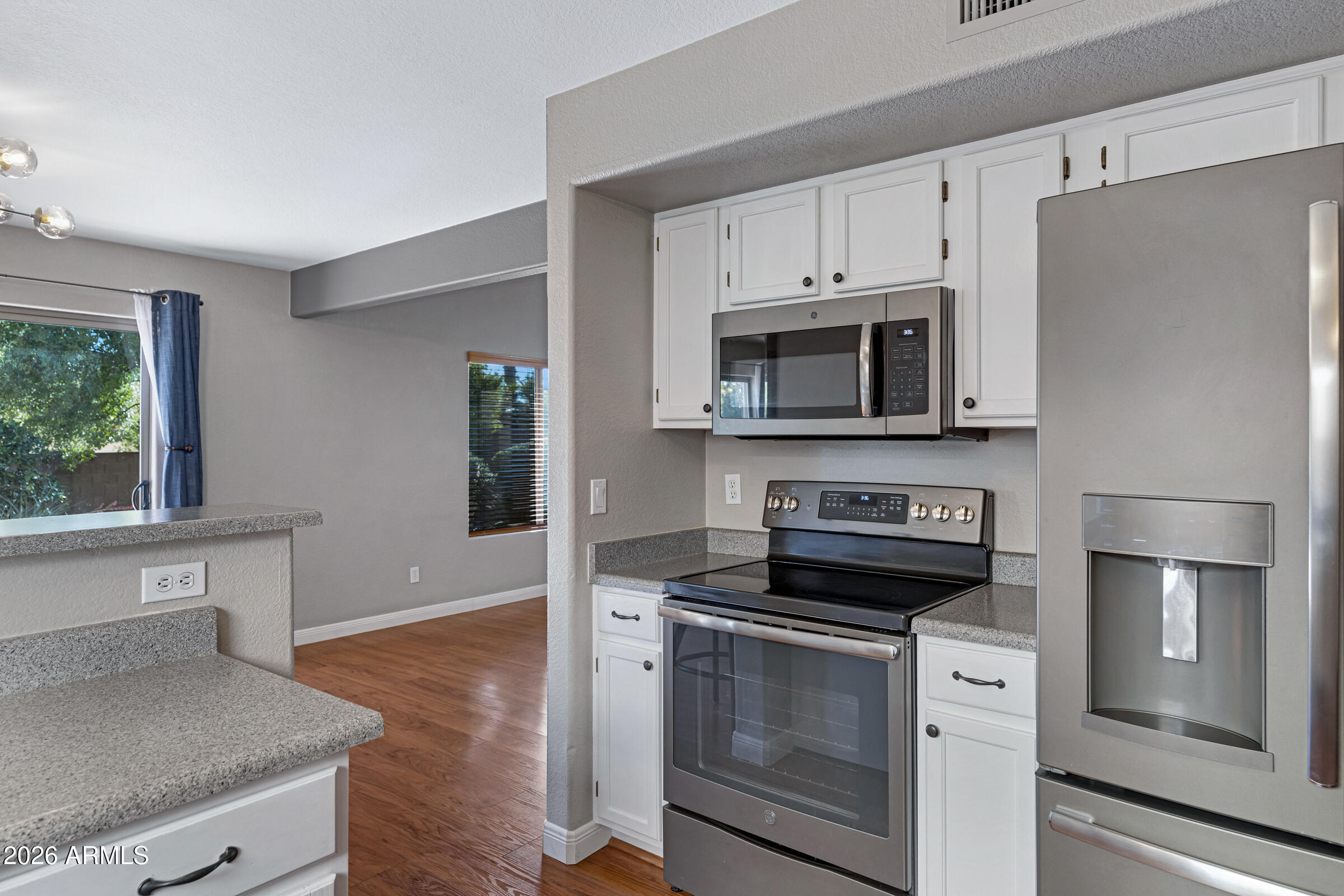 250 W Juniper Avenue 52